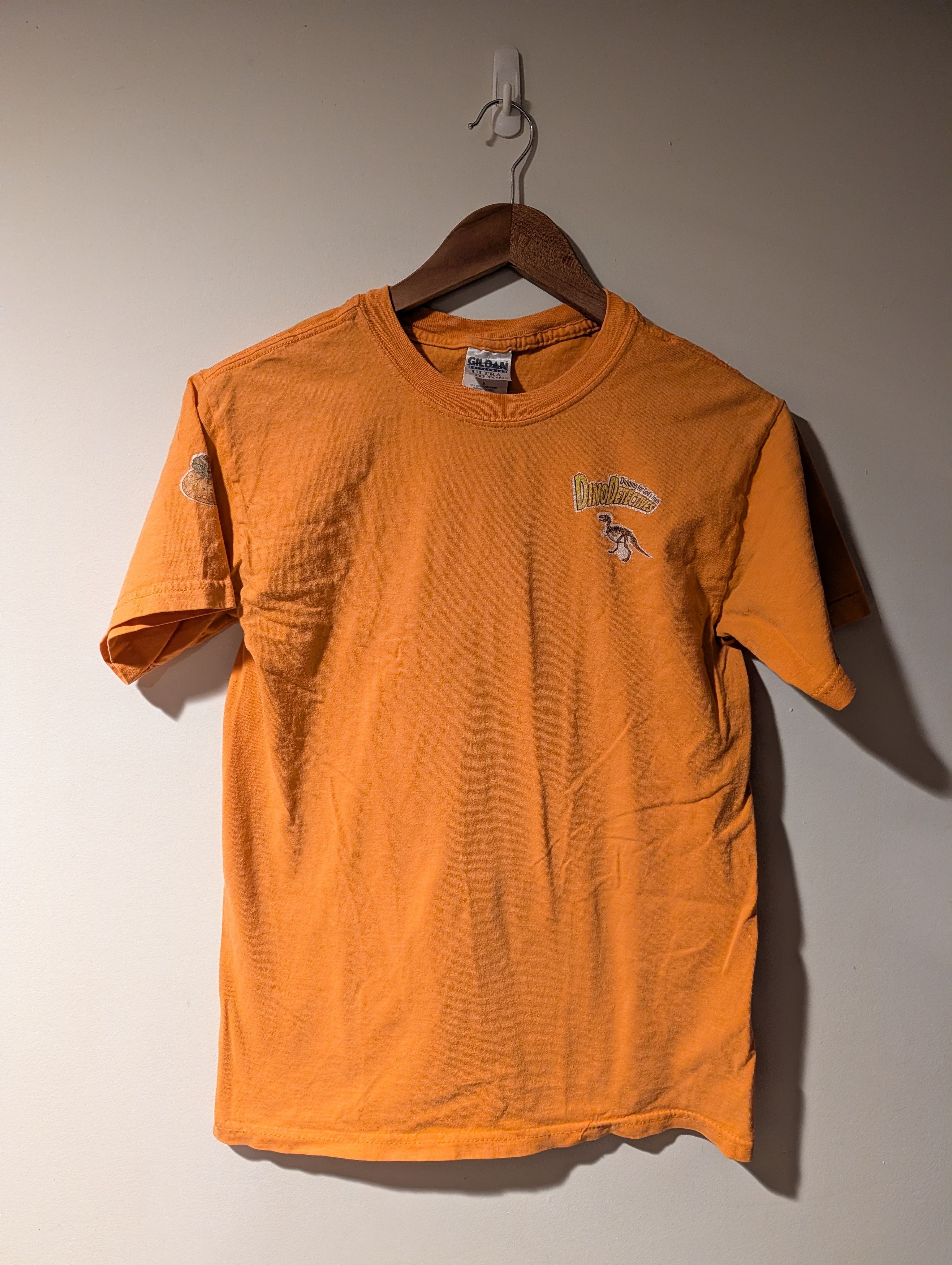 Gildan Vintage Y2K Diggin for God's Truth Dino Detective T-Shirt Size US S / EU 44-46 / 1 - 3 Thumbnail