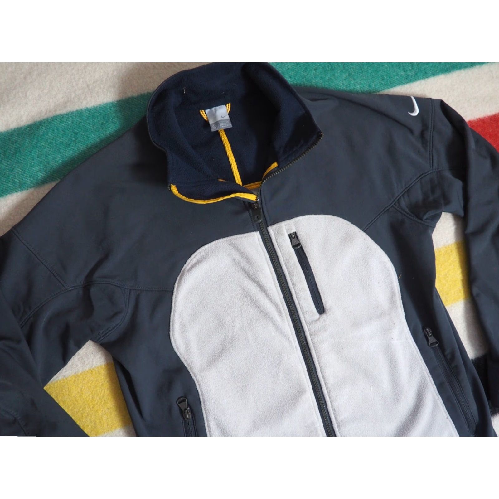 Nike VINTAGE Nike Gray Full Zip Softshell Fleece Jacket Mens S Size Redactions Logo Windbreaker 2000s Sports Casual Size US S / EU 44-46 / 1 - 2 Thumbnail