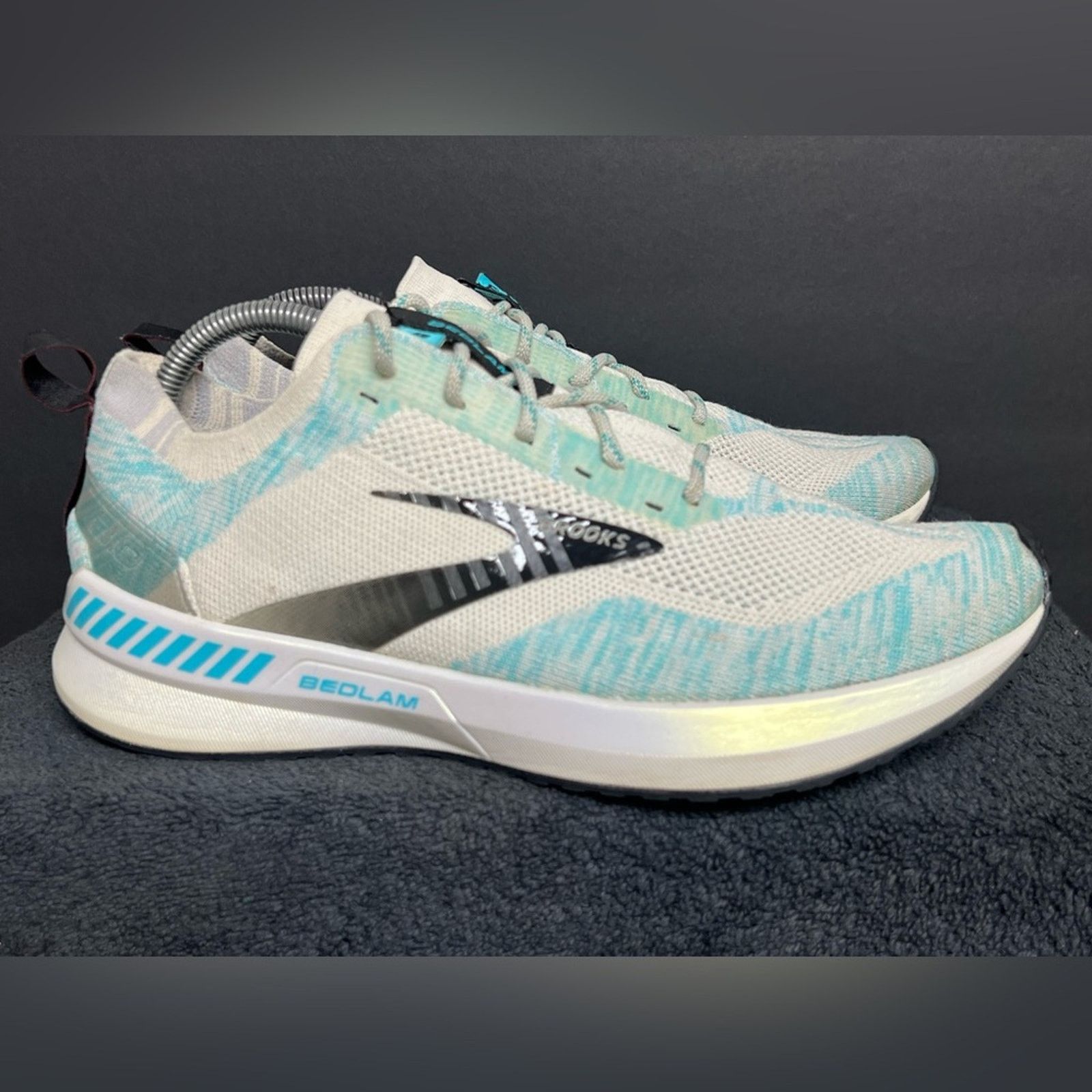 Brooks Brooks Bedlam 3 Men's 9.5 D Medium White Black Aqua Shoes Size US 9.5 / EU 42-43 - 2 Thumbnail