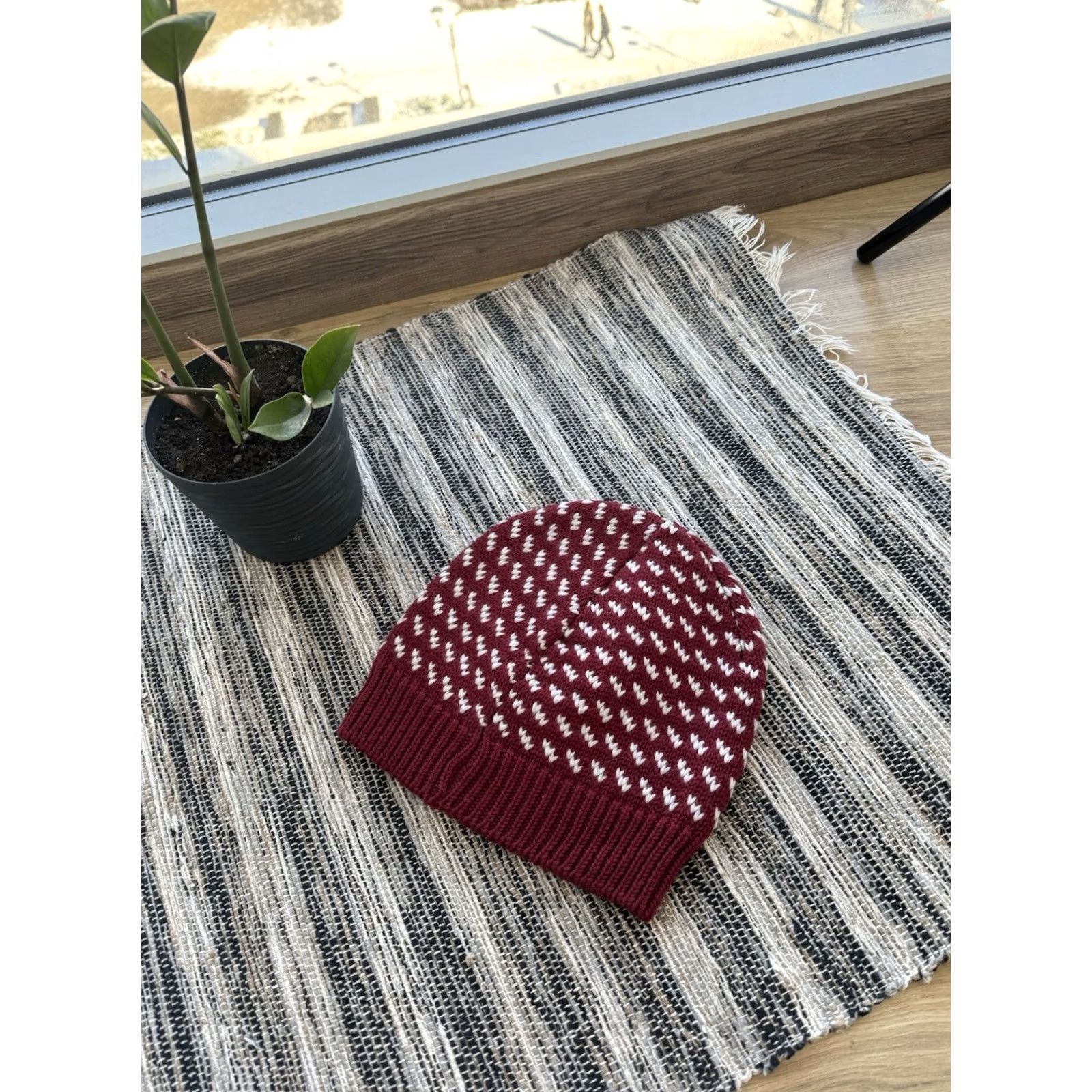 Canada Goose VINTAGE Canada Goose Beanie Wool Knit Niagara Red One Size Womens 90s Winter Classic Streetwear USA Canada Y2K Hat Size ONE SIZE - 3 Thumbnail