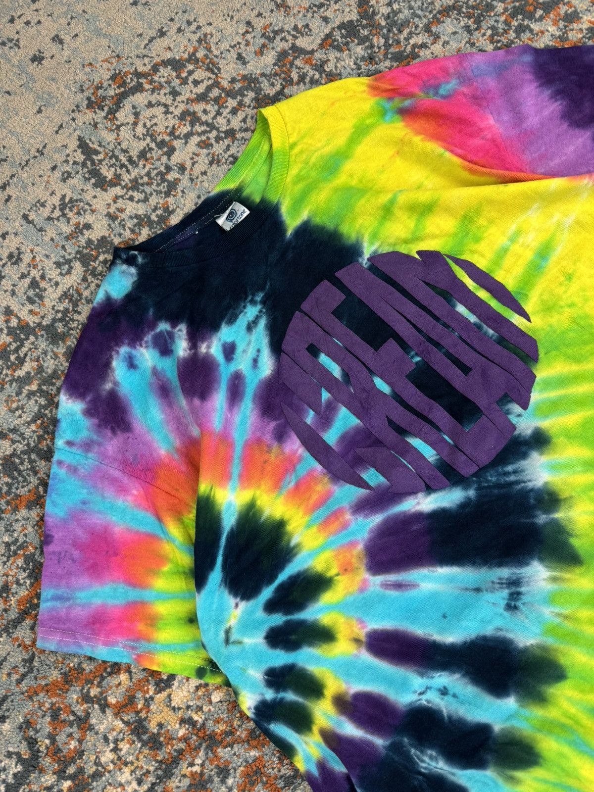 Band Tees Vintage 2000s Cream tie dye graphic band tee Size US XL / EU 56 / 4 - 5 Thumbnail