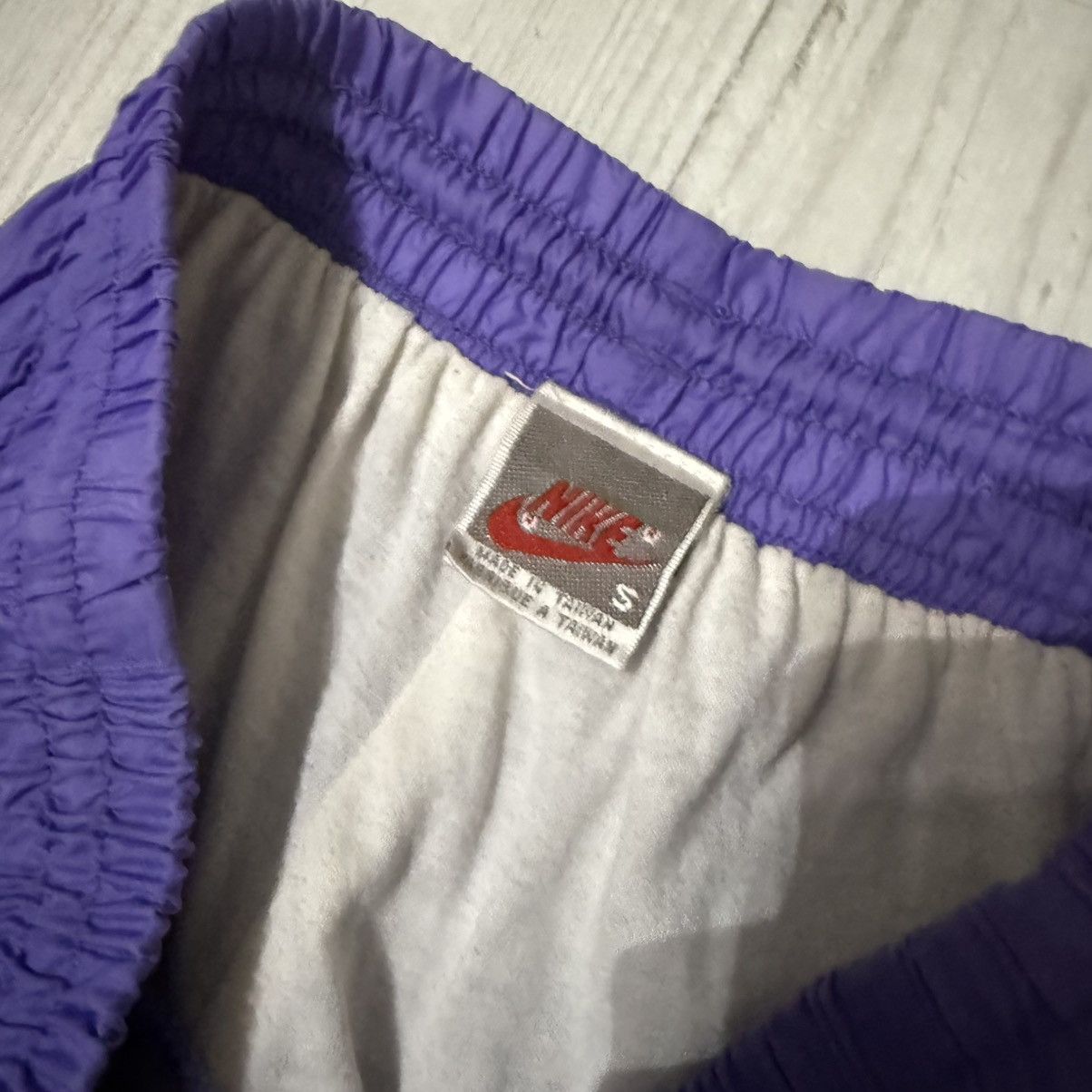 Vintage Nike Vintage Nylon Purple TrackPants 90s Streetwear Size US 31 - 8 Thumbnail