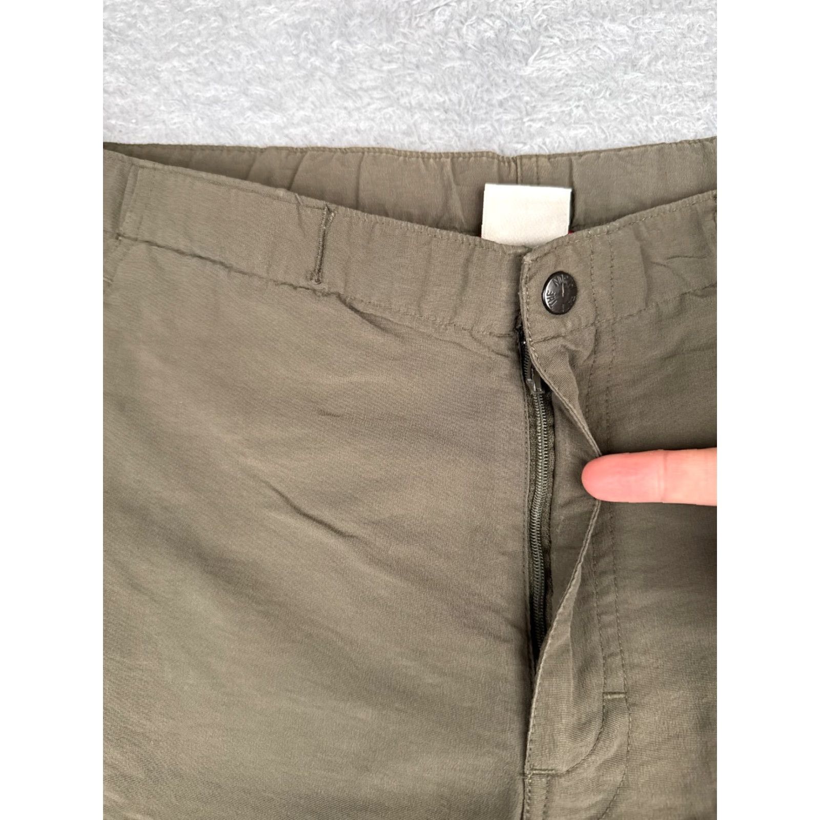 The North Face The North Face Shorts Men Large Beige Nylon Cargo 100% Read Me Size US 33 - 6 Thumbnail
