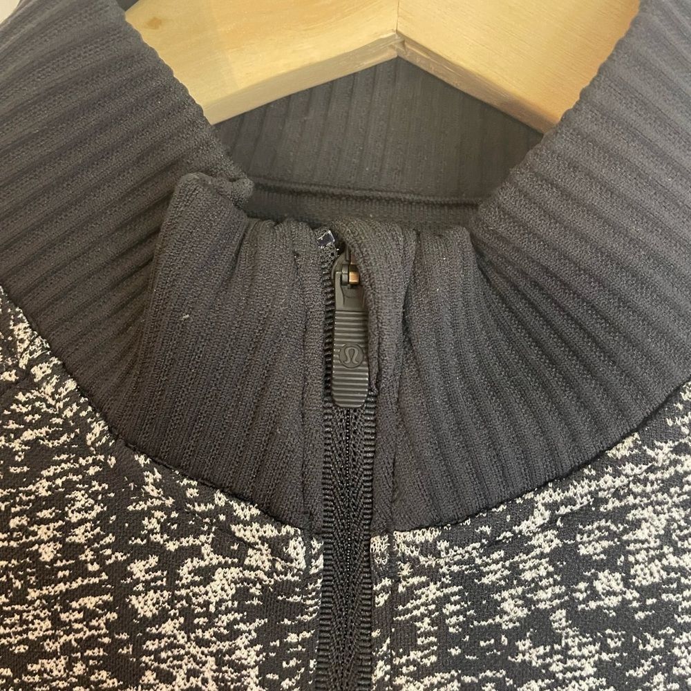 Lululemon Lululemon Athletica Heathered Grey Pullover Sweatshirt Size Size M / US 6-8 / IT 42-44 - 4 Thumbnail