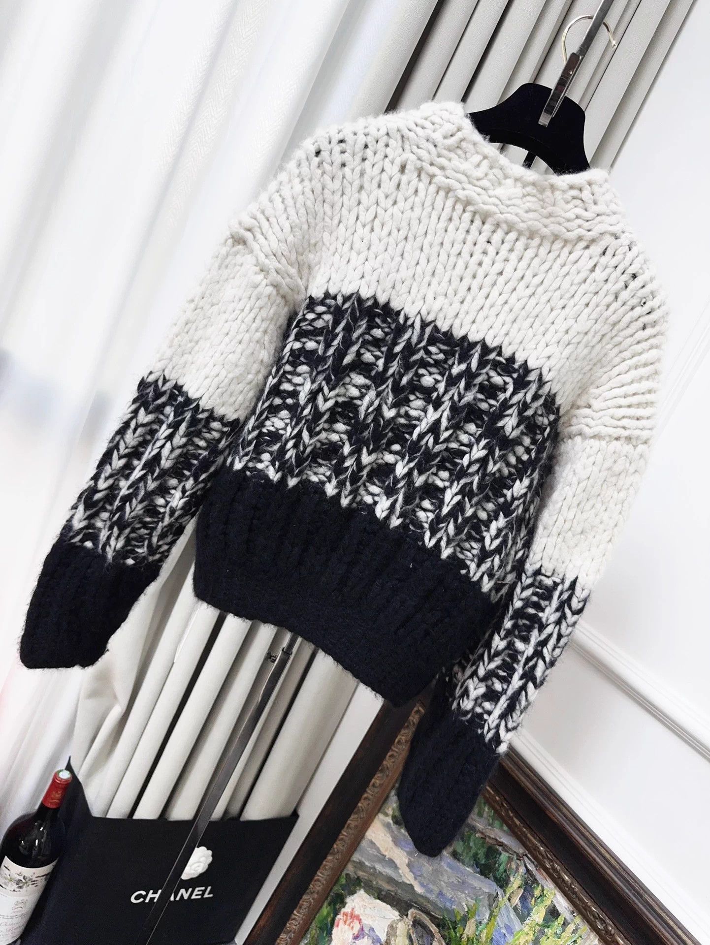 Chanel Chanel 19K Snowy Gem Button Black & White Chunky Cardi 36 BN Size XS / US 0-2 / IT 36-38 - 2 Thumbnail