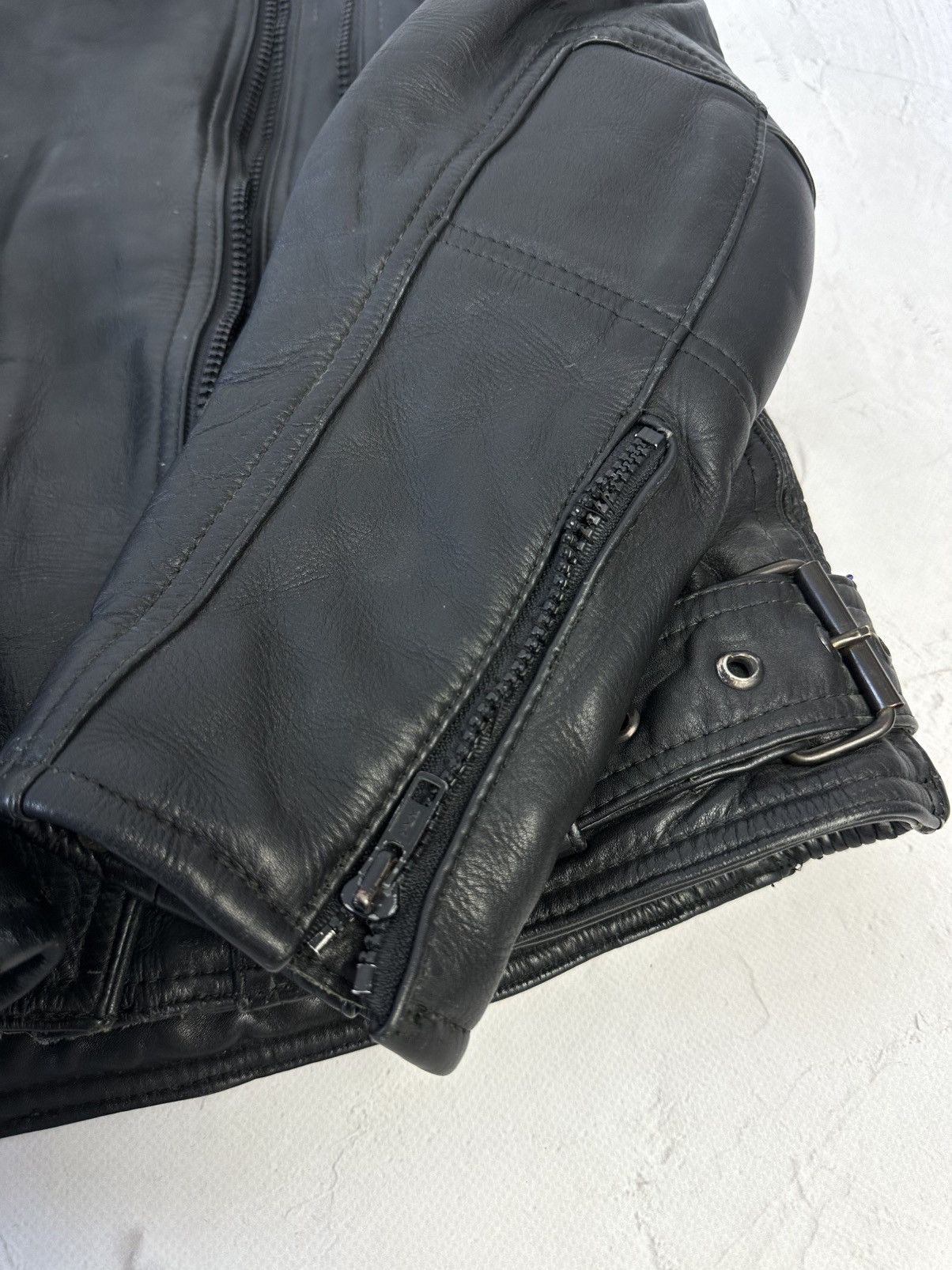 Vintage Vintage Black Leather Biker Zipper Jacket Size US S / EU 44-46 / 1 - 6 Thumbnail