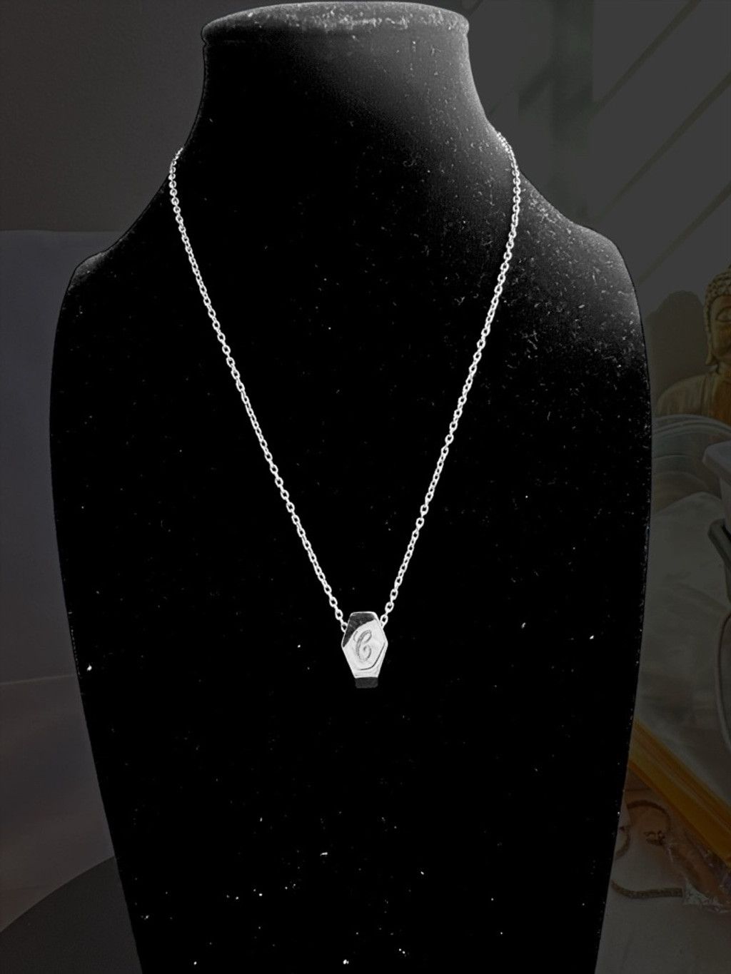 Other Silvertone Hexagon Pendant Necklace Adjustable Unbranded Size ONE SIZE - 1 Thumbnail