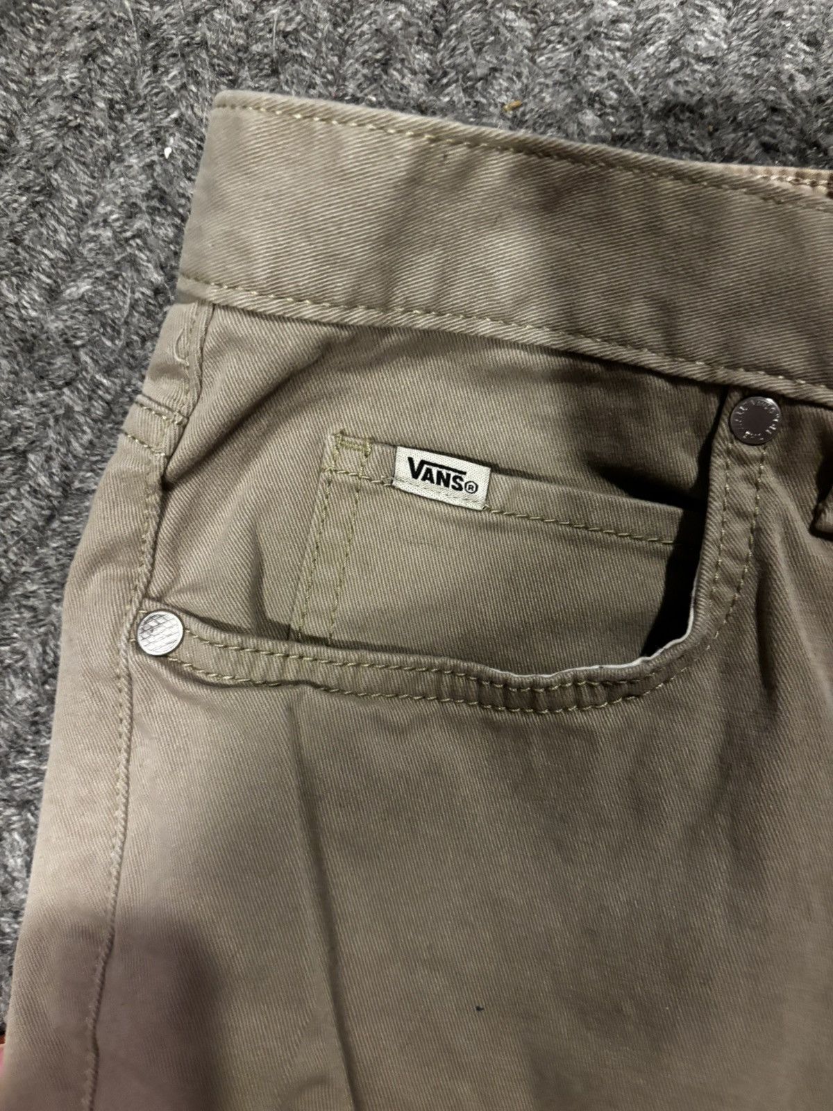 Vans Vans Kakhi Shorts Size US 30 / EU 46 - 2 Thumbnail