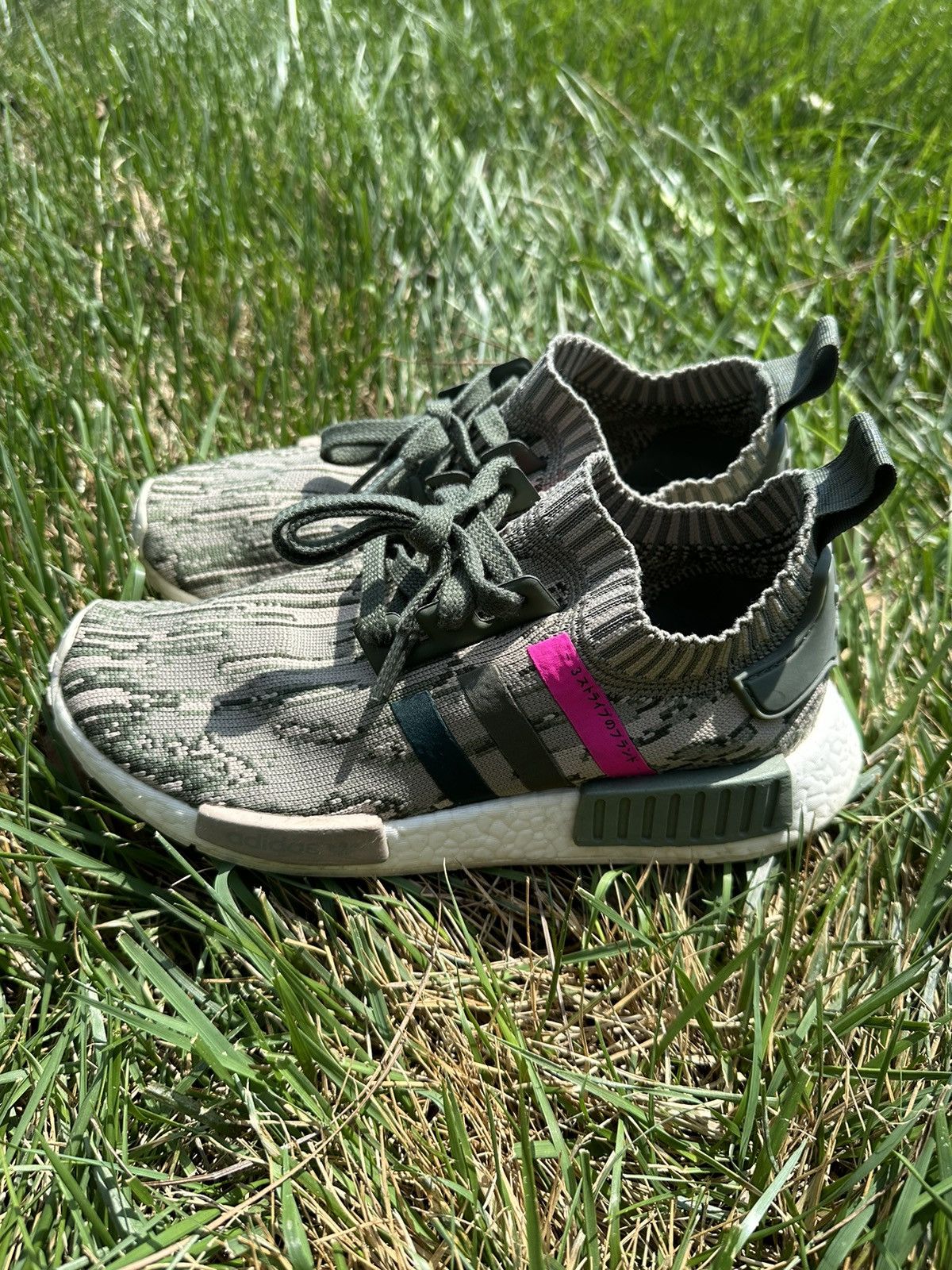 Adidas Adidas Women’s Originals NMD R1 Primeknit Size US 7 / IT 37 - 2 Thumbnail