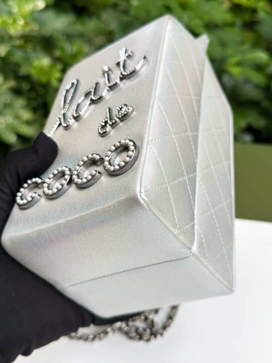 Chanel Lait De Coco Milk Carton Clutch Evening Bag Unicorn Size ONE SIZE - 11 Thumbnail