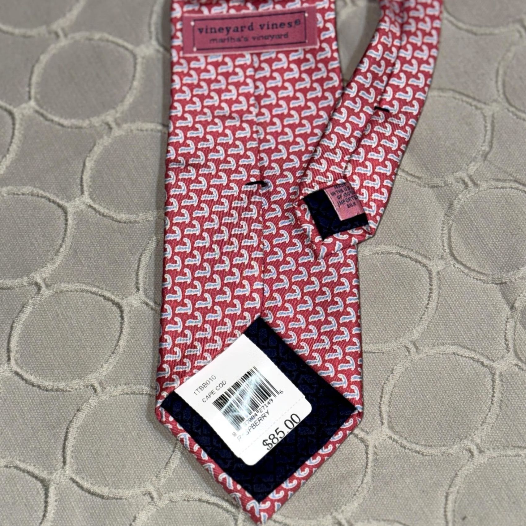 Vineyard Vines Vineyard Vines Tie Mens Cape Cod Red Silk Whale Geometric Preppy Nautical Cap Cod Martha’s Vineyard One Size Mens Size ONE SIZE - 3 Thumbnail