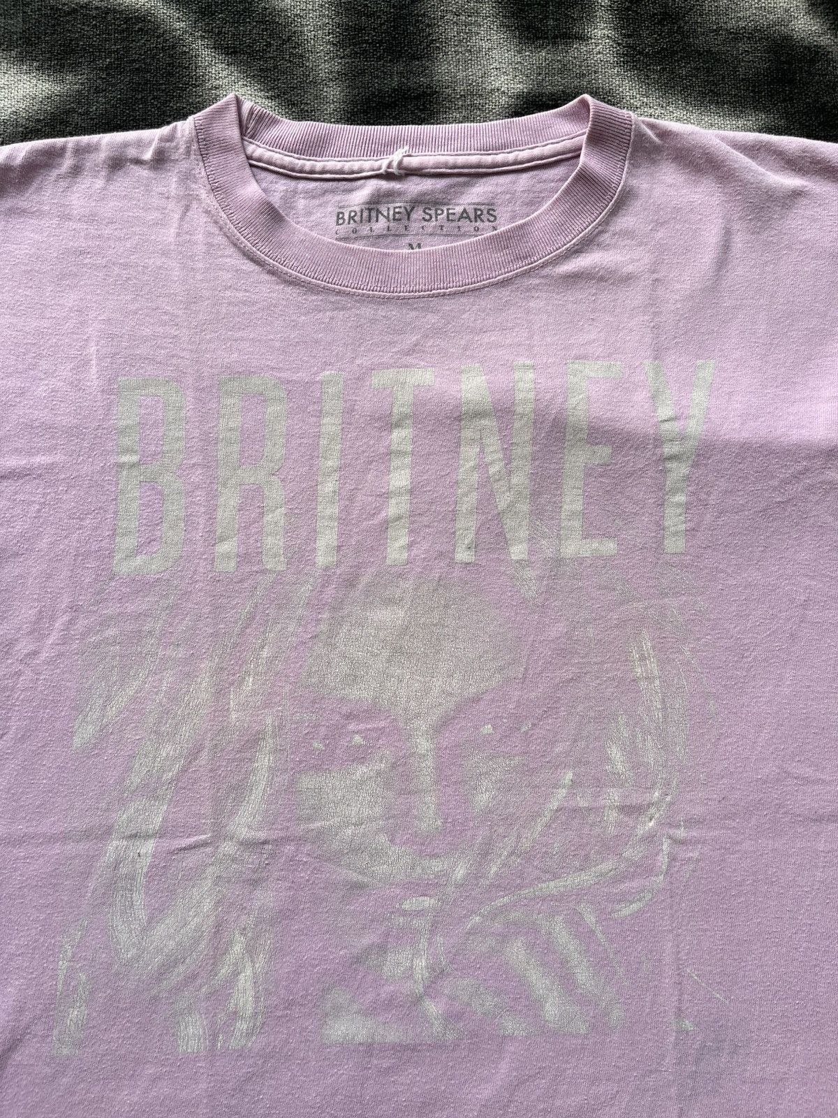 Band Tees Rare! Britney Spears Official Merchandise Band Tshirt Size M / US 6-8 / IT 42-44 - 1 Thumbnail