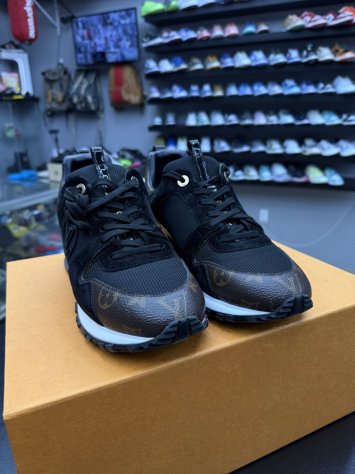 Louis Vuitton Louis Vuitton Run Away Sneaker Black Brown Monogram Size US 8 / EU 41 - 5 Thumbnail