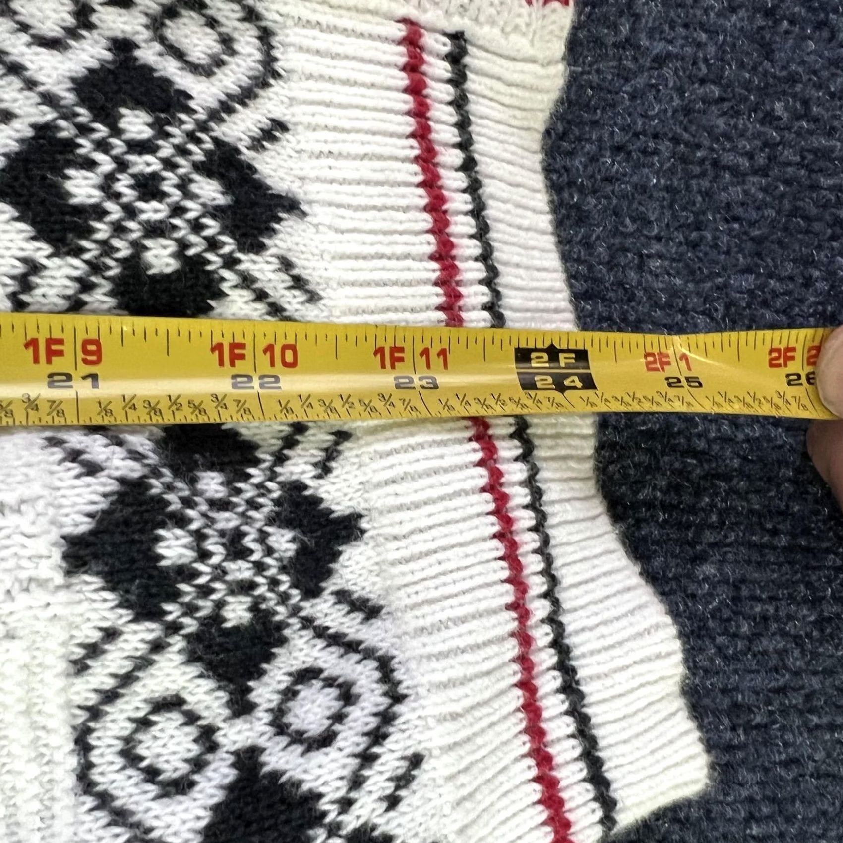 Vintage Isle of Cotton Womens Cardigan Sweater V-Neck White Fair Isle Knit Golf Crest Pocket Buttons Embroidered Vintage USA Medium Size M / US 6-8 / IT 42-44 - 6 Thumbnail