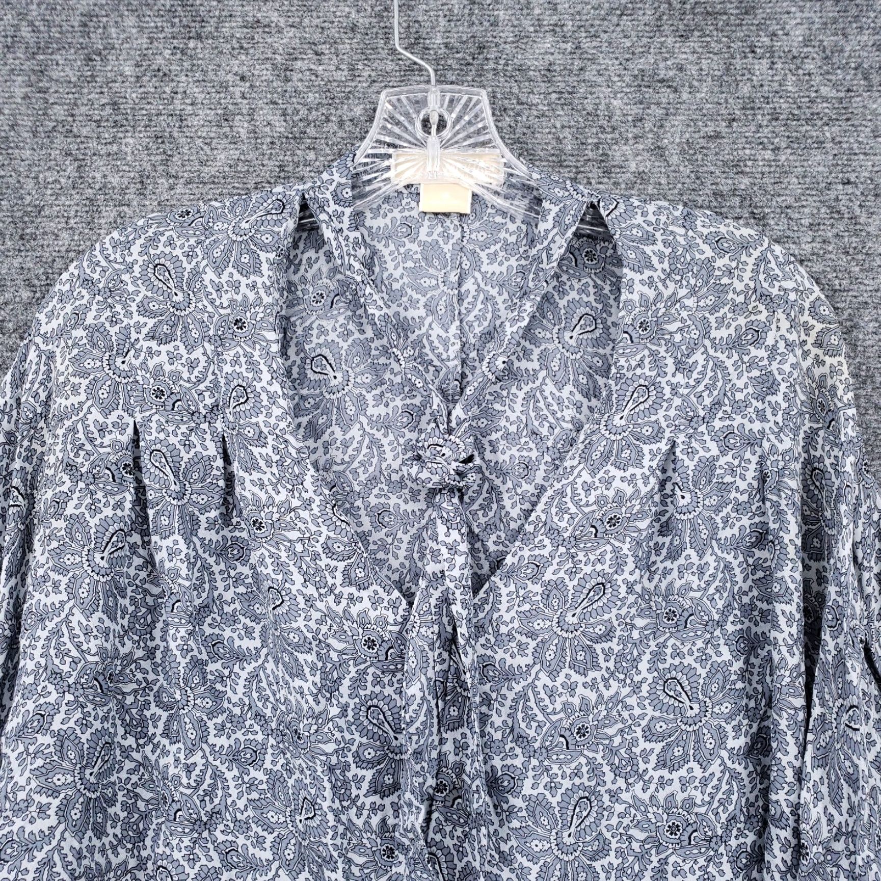 Michael Kors Michael Kors Top Blouse Womens S Gray Floral Silk Tie Neck Long Sleeve Size S / US 4 / IT 40 - 3 Thumbnail