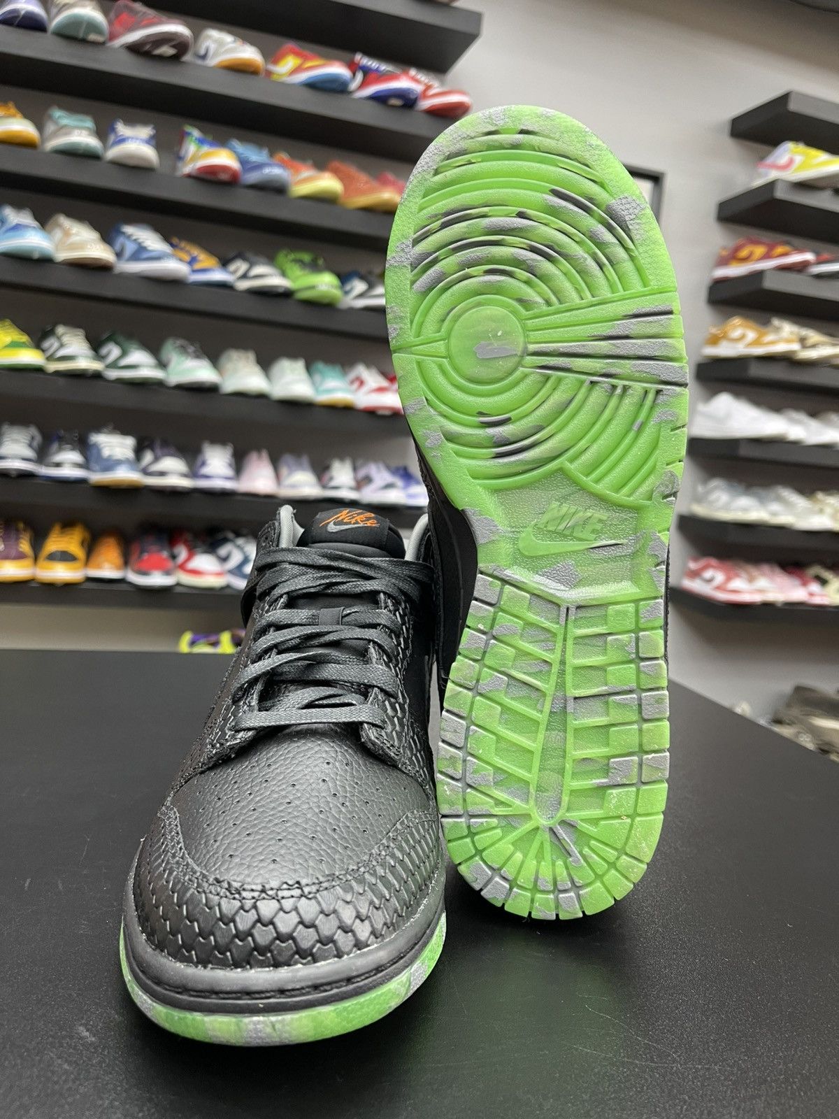 Nike Size 11 - Nike Dunk Mid Halloween Headless Horseman Size US 11 / EU 44 - 8 Thumbnail