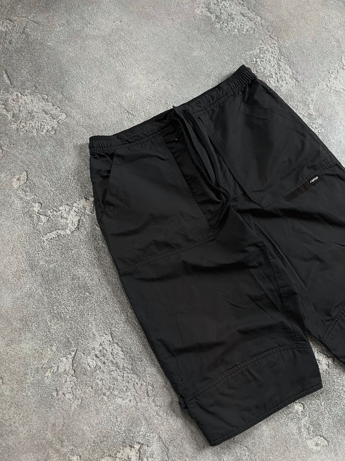 Nike Vintage Nike Breeches Shorts Nylon Swoosh Logo Size M Hype Size US 34 / EU 50 - 2 Thumbnail