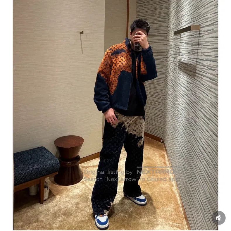 Louis Vuitton Louis Vuitton Logo full print fire cloud jacket Size US S / EU 44-46 / 1 - 5 Thumbnail