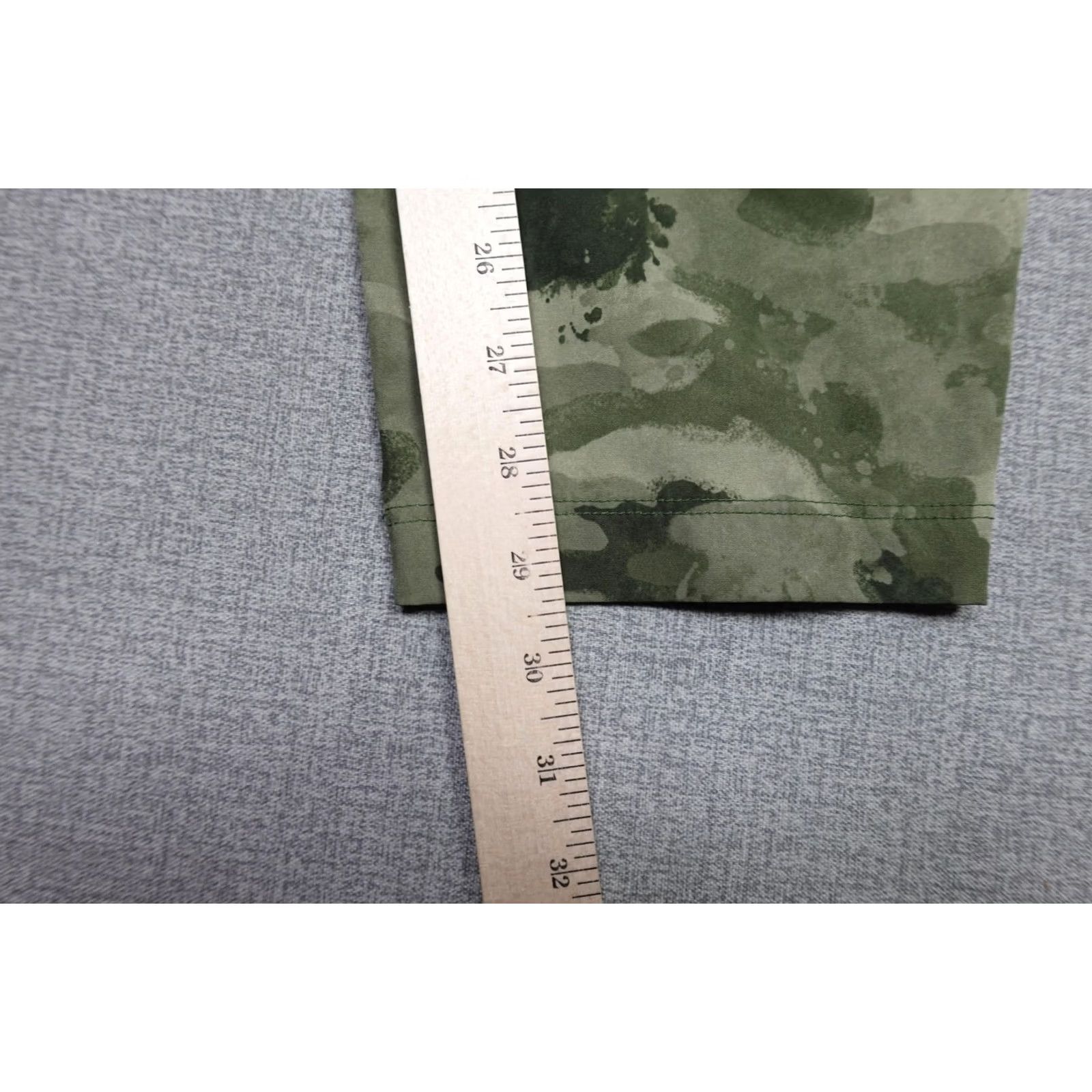 Fabletics Fabletics Sweatpants Pants Mens Medium Green Camo Knit Elastic Waist Flag Logo Size US 31 - 4 Thumbnail
