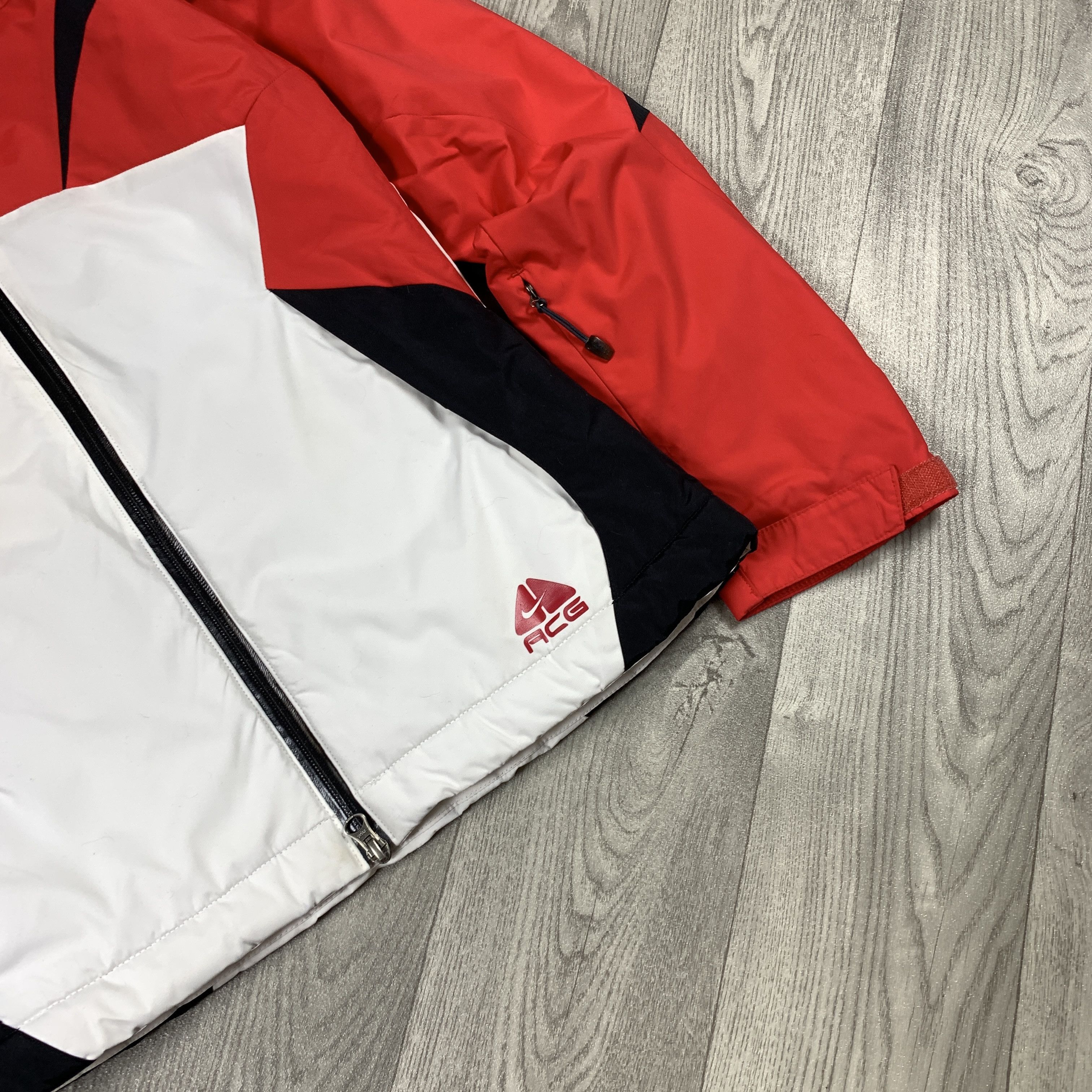 Nike ACG Vintage Nike ACG 90s Gorpcore Red Women's Ski Jacket Size S / US 4 / IT 40 - 4 Thumbnail