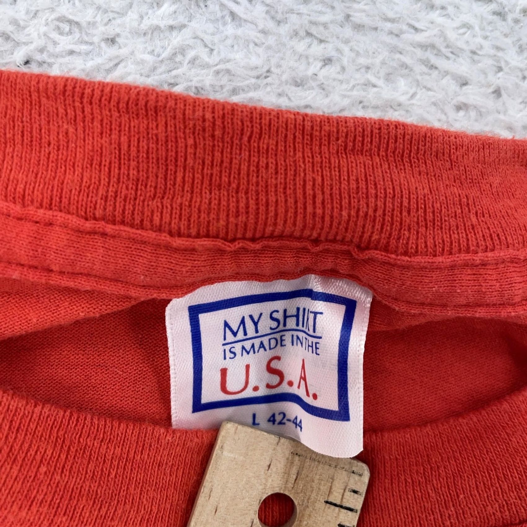 Vintage VINTAGE Red Dog Saloon Shirt Mens S Red USA 80s Graphic Print Crew Neck Short Sleeve Cotton Polyester Jersey Tee Size US S / EU 44-46 / 1 - 7 Thumbnail