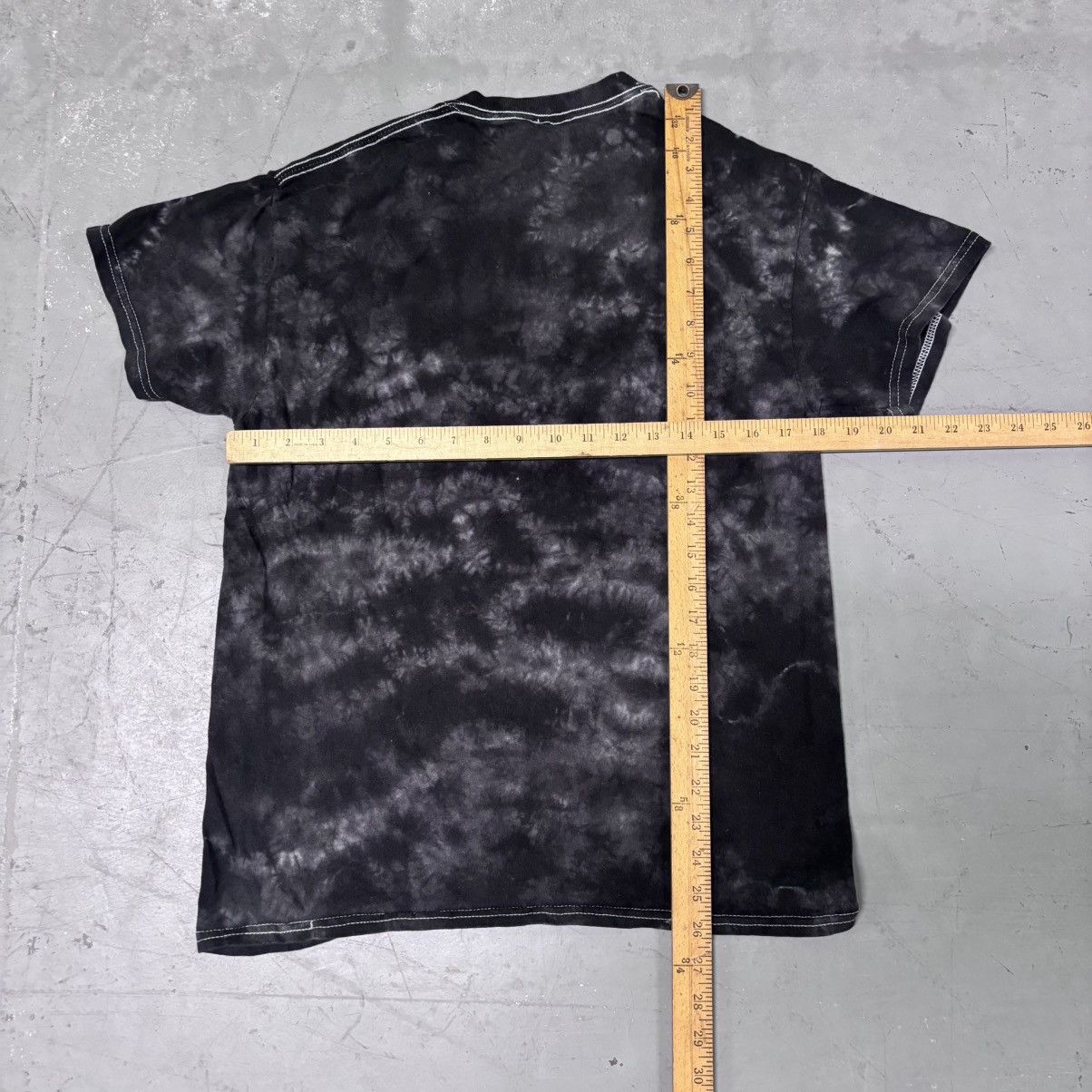 Band Tees × Other × Vintage Vintage y2k crop fit metal band Gorillaz t shirt Size US M / EU 48-50 / 2 - 4 Thumbnail