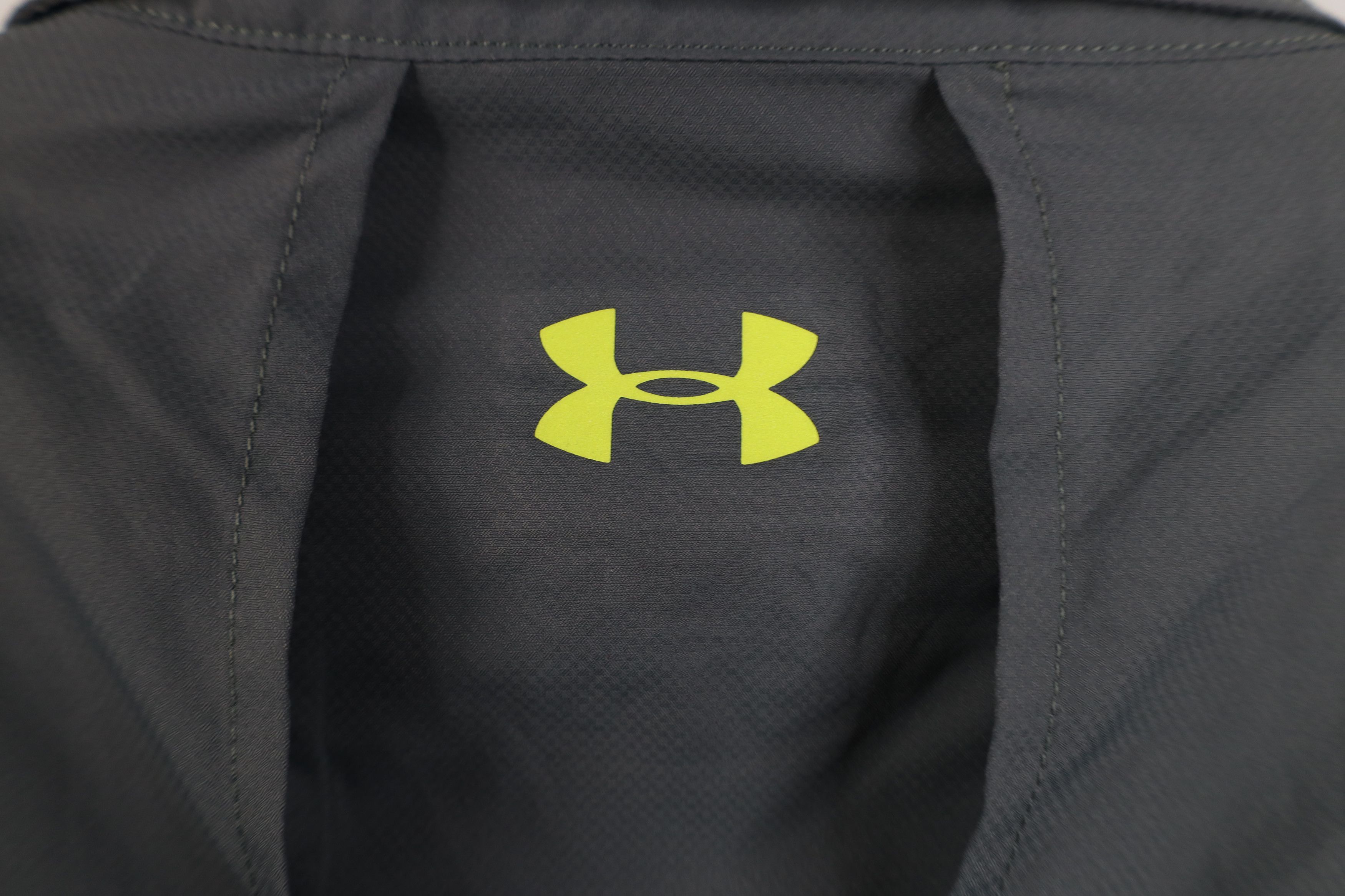 Under Armour Under Armour ColdBlack Short Sleeve Woven Button Shirt Size US XXL / EU 58 / 5 - 14 Thumbnail