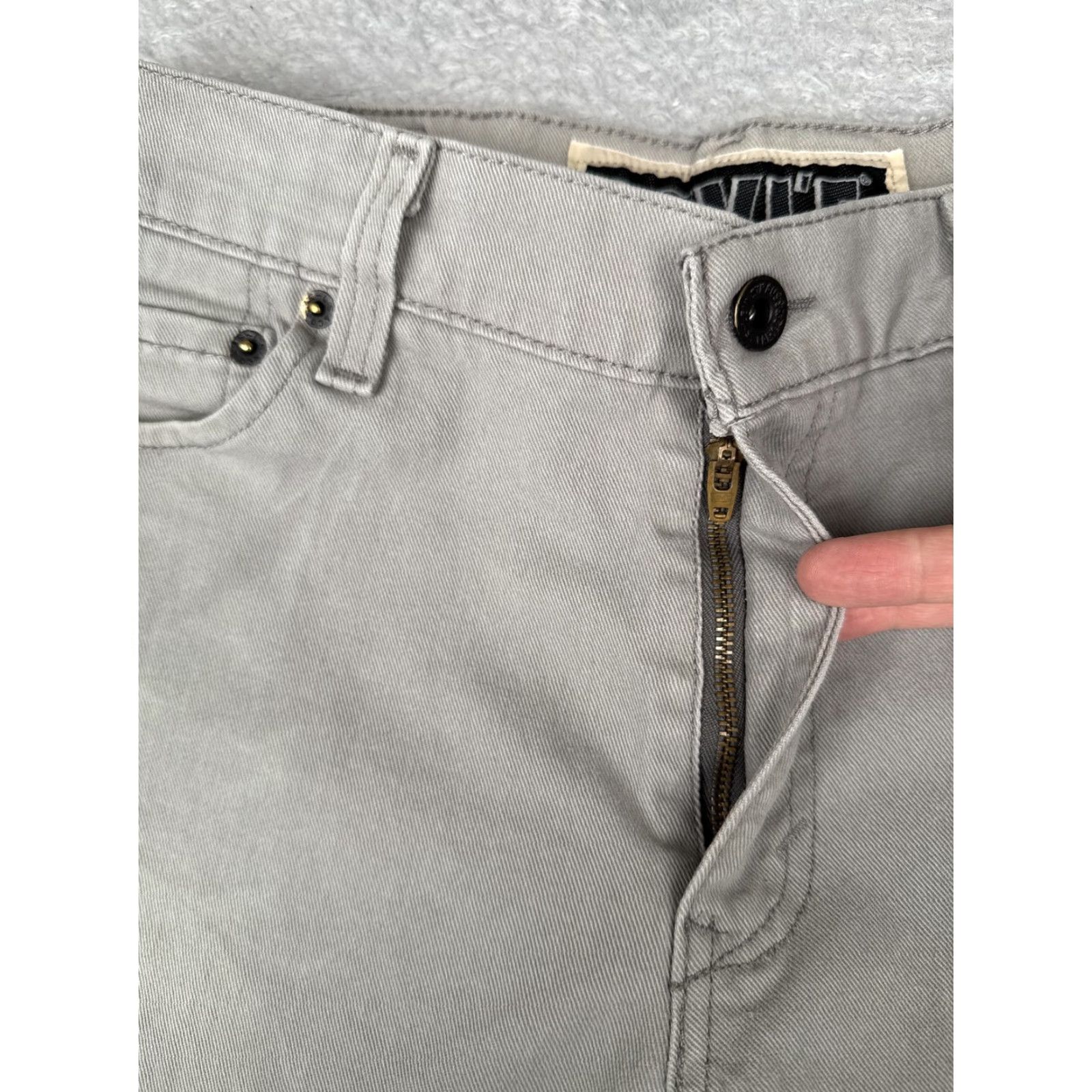 Levi's VINTAGE Levi's 510 Super Skinny Jeans Shorts Mens 33 Gray Bermuda 5-Pocket Distressed Frayed Hem Summer Stretch Mens Size US 33 - 4 Thumbnail