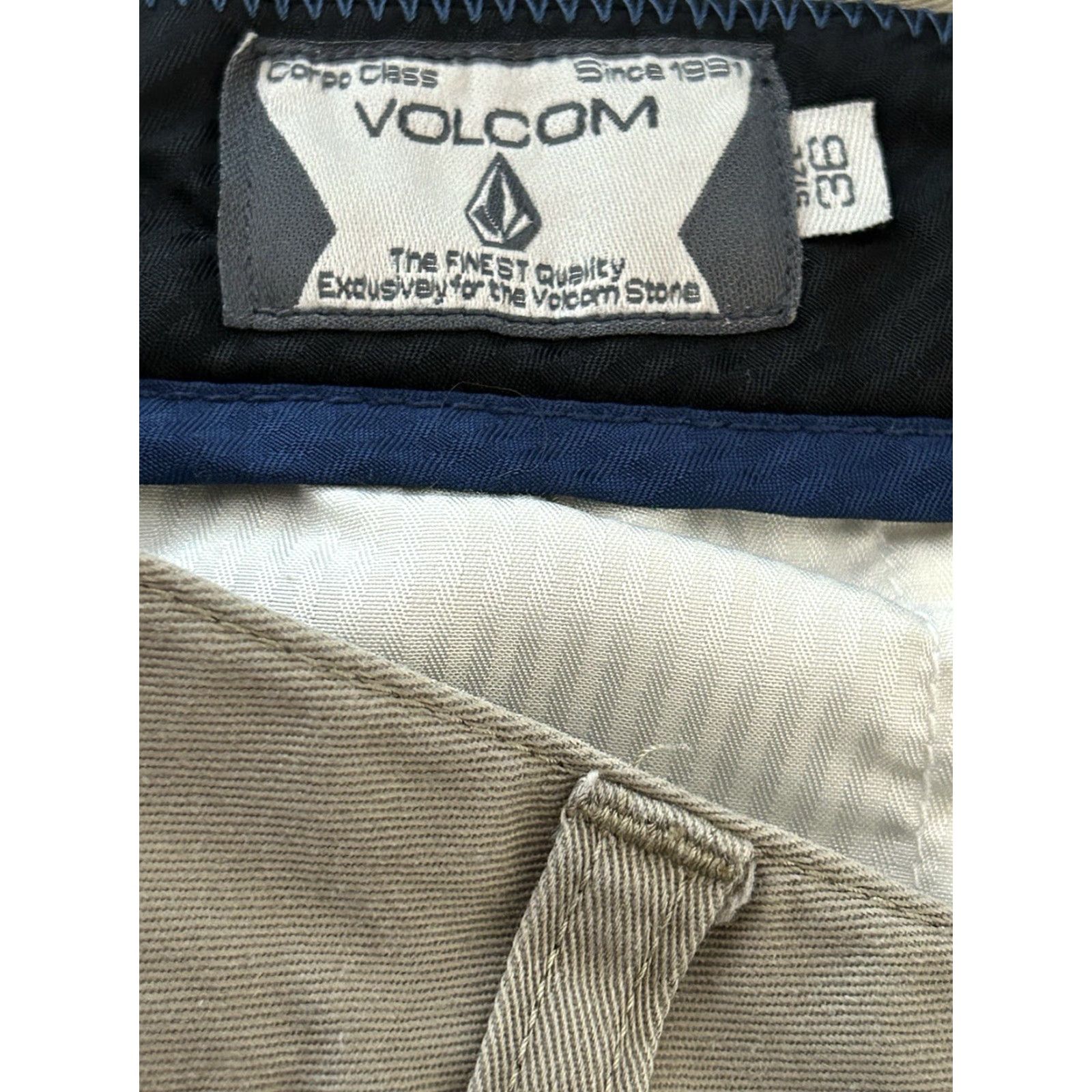 Volcom Volcom Mens Flat Front Shorts Chino 36 Beige Tan 2 Front 2 Back Pockets Belt Loops Zip Button Casual Everyday Spring Summer Fall Mens Size US 36 / EU 52 - 4 Thumbnail