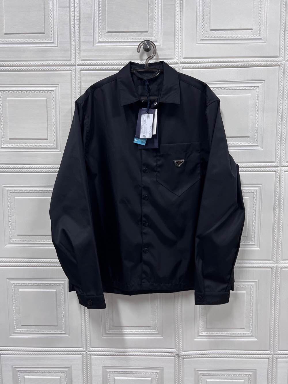 Prada Prada Re-Nylon Logo Patch Button-Up Shirt Size L Size US L / EU 52-54 / 3 - 1 Thumbnail