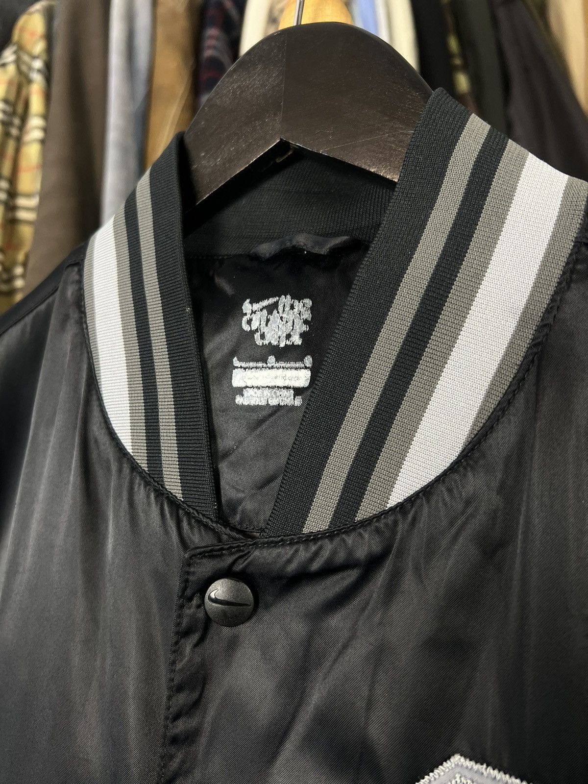 Vintage Vintage Nike Bomber Jacket Size M - L Size US L / EU 52-54 / 3 - 4 Thumbnail