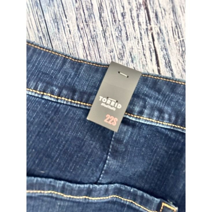 Torrid NWT Torrid Wide-Leg High-Rise Jeans — Dark Blue Wash “Making Size 42" / US 20 - 5 Thumbnail