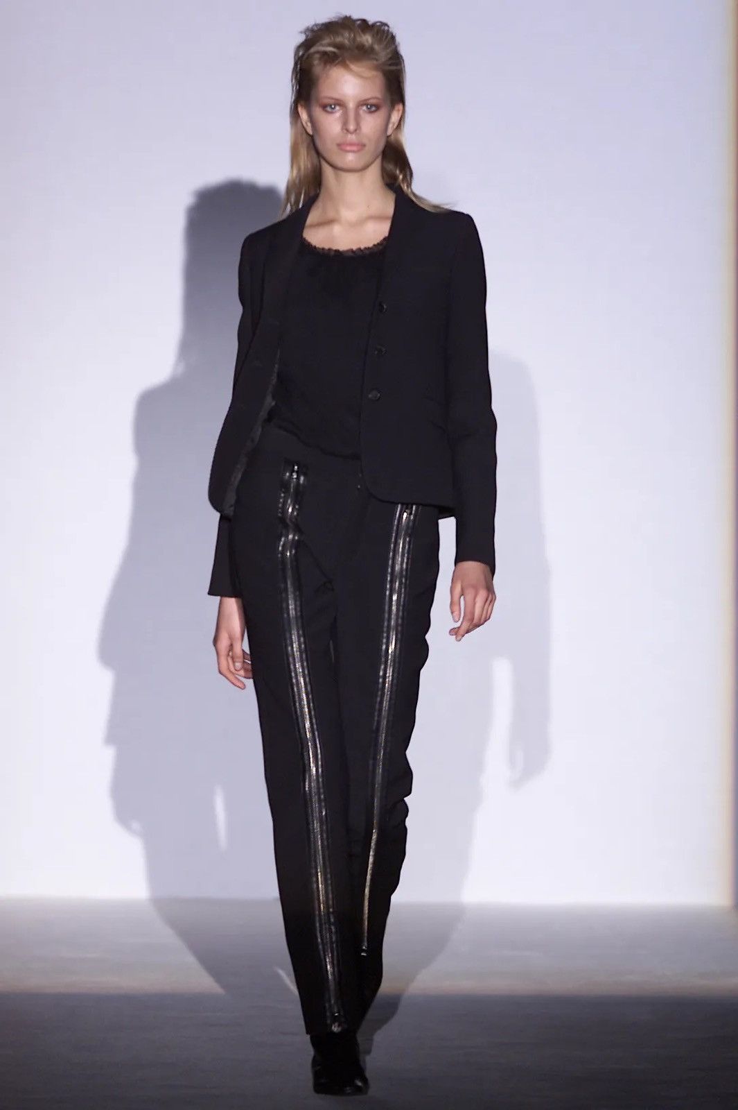 Gucci Gucci - Tom Ford FW01 Runway Wool Jacket Size XS / US 0-2 / IT 36-38 - 1 Thumbnail