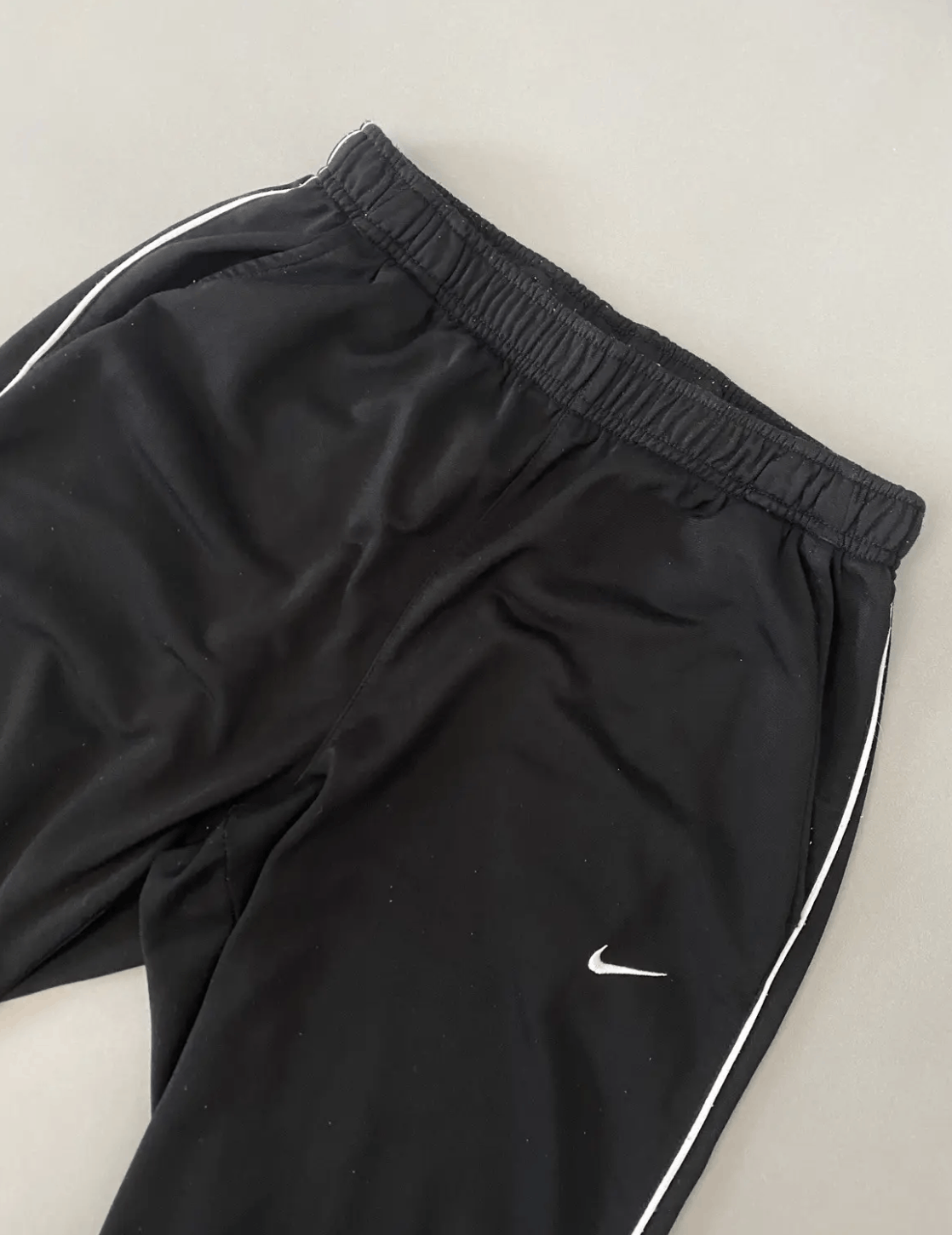 Nike Nike vintage black track pants small swoosh 2000s Size US 30 / EU 46 - 1 Thumbnail