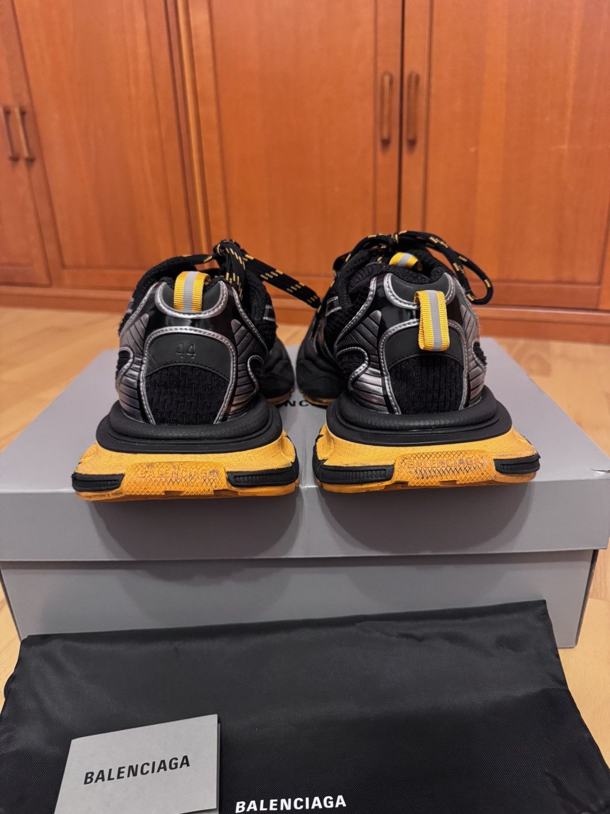 Balenciaga Balenciaga 3XL Black Orange Size US 11 / EU 44 - 8 Thumbnail