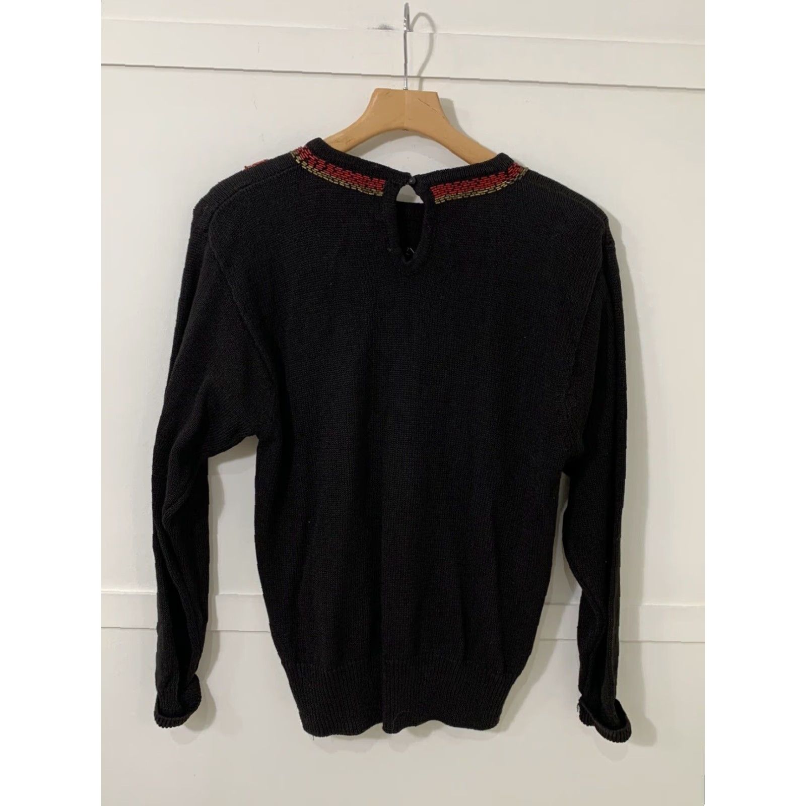 Vintage VINTAGE Lindsey Blake Sweater Shirt Women L Black Beaded Sequin 80s Floral Granny Shoulder Pads Pullover Knit Fall Winter Size L / US 10 / IT 46 - 2 Thumbnail
