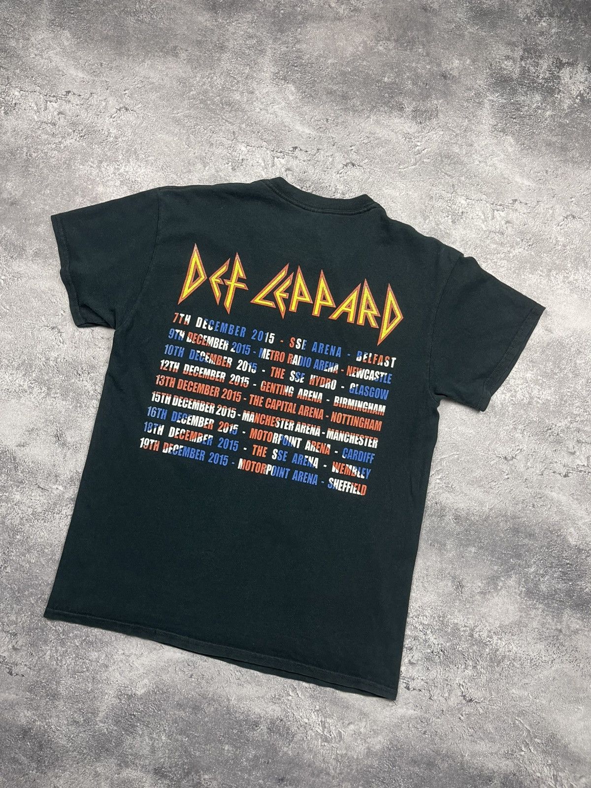 Def Leppard Vintage Def Leppard Tour Band 2015 Heavy Metal Rock T-Shirt Size US M / EU 48-50 / 2 - 11 Thumbnail