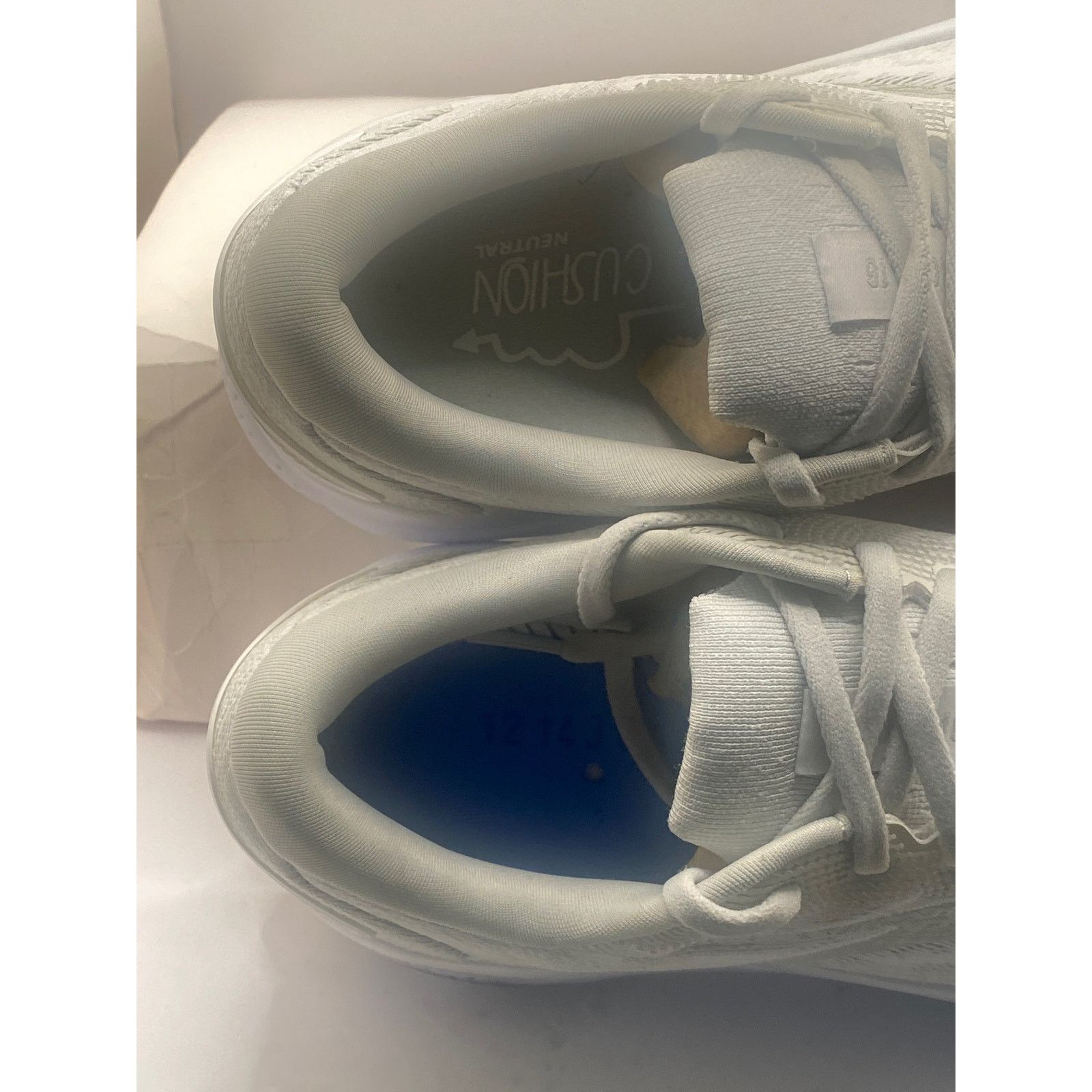 Brooks Women's Brooks Ghost 16 1204071B151 White Size US10/EU 42 Size US 10 / IT 40 - 11 Thumbnail