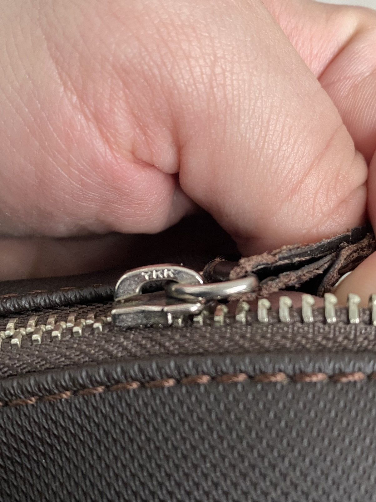 Lacoste × Vintage Lacoste leather crossbody handbag laptop classic vintage bag Size ONE SIZE - 8 Thumbnail