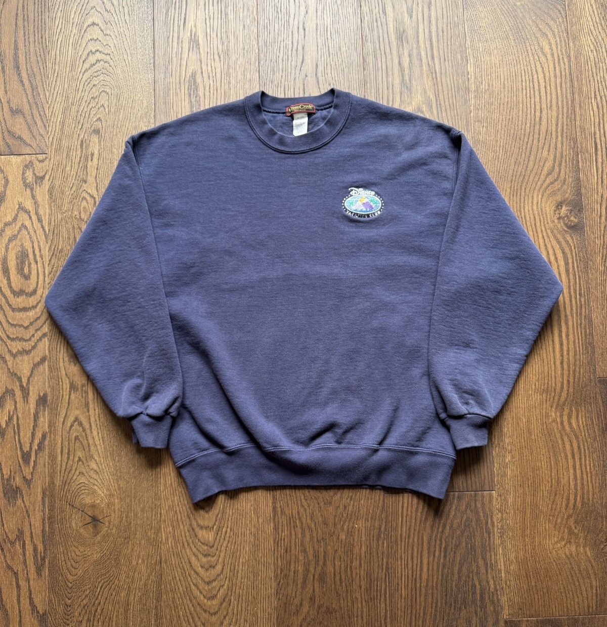 Vintage Vintage 90s Disney Vacation Club Crewneck Sweatshirt Size US L / EU 52-54 / 3 - 2 Thumbnail