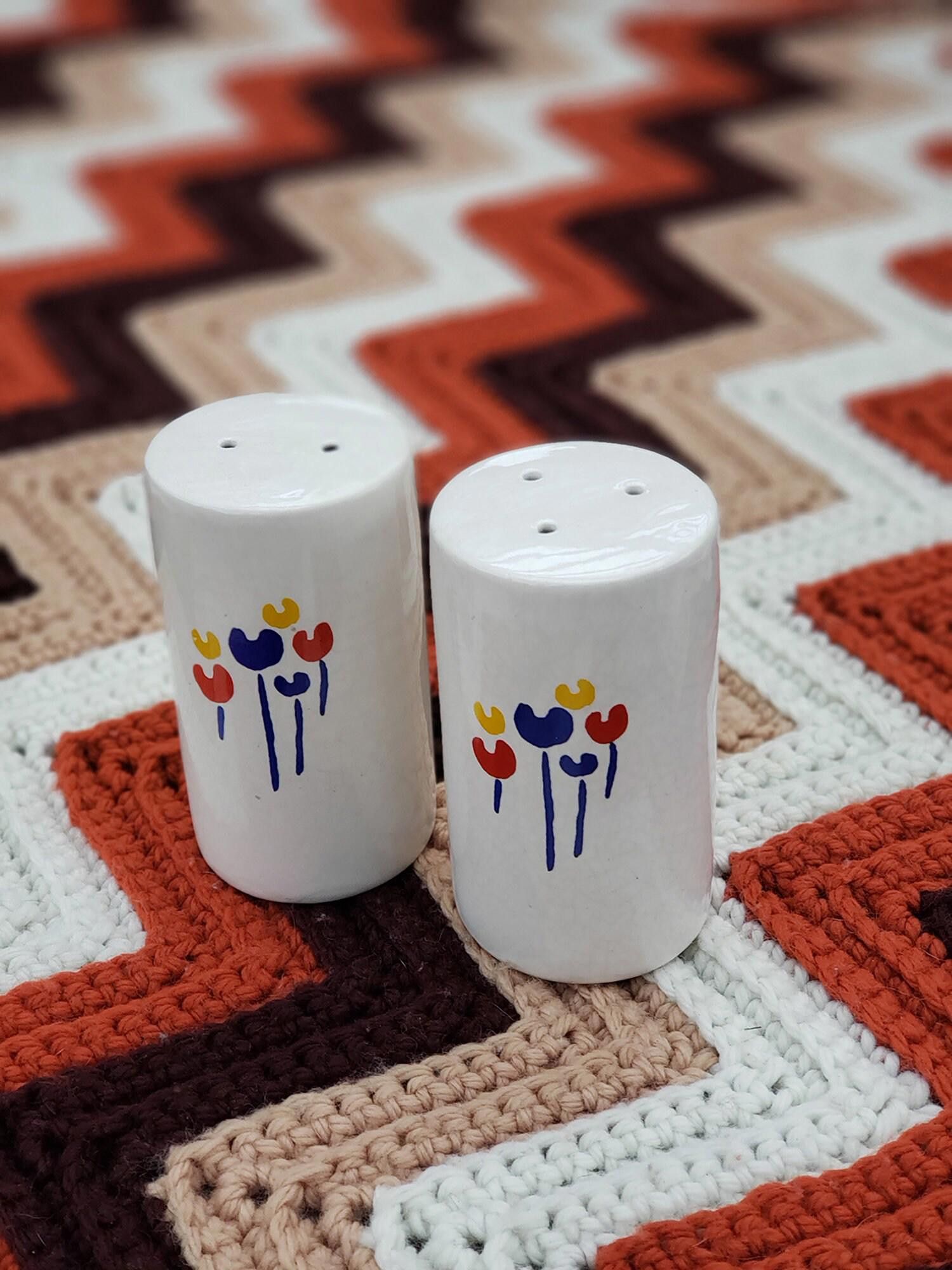 Designer Flower Salt n' Pepper Shakers Circa 1990's Size ONE SIZE - 2 Thumbnail