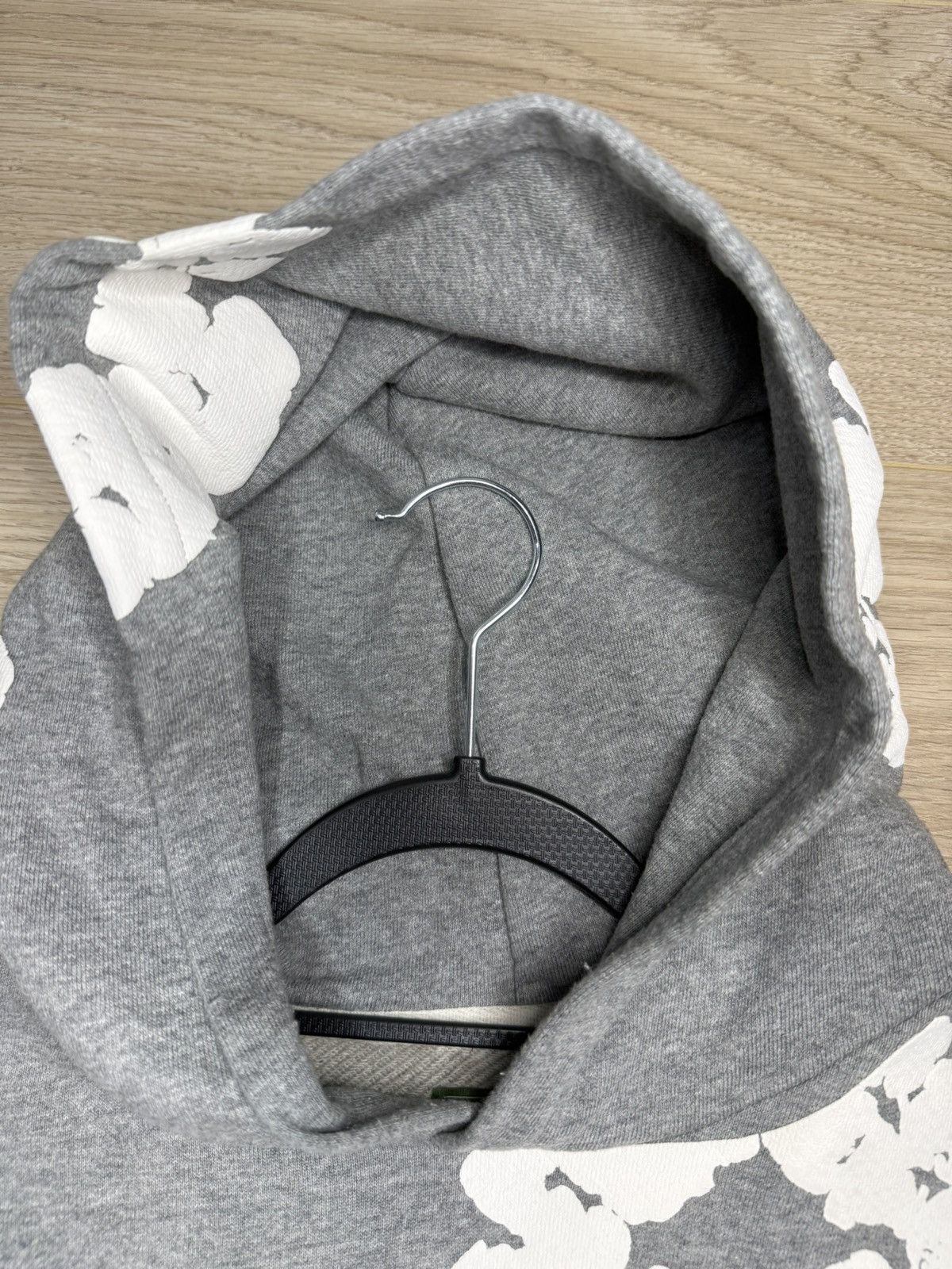DENIM TEARS Denim Tears Cotton Wreath Hoodie – Grey – Size M – Authentic Size US M / EU 48-50 / 2 - 3 Thumbnail
