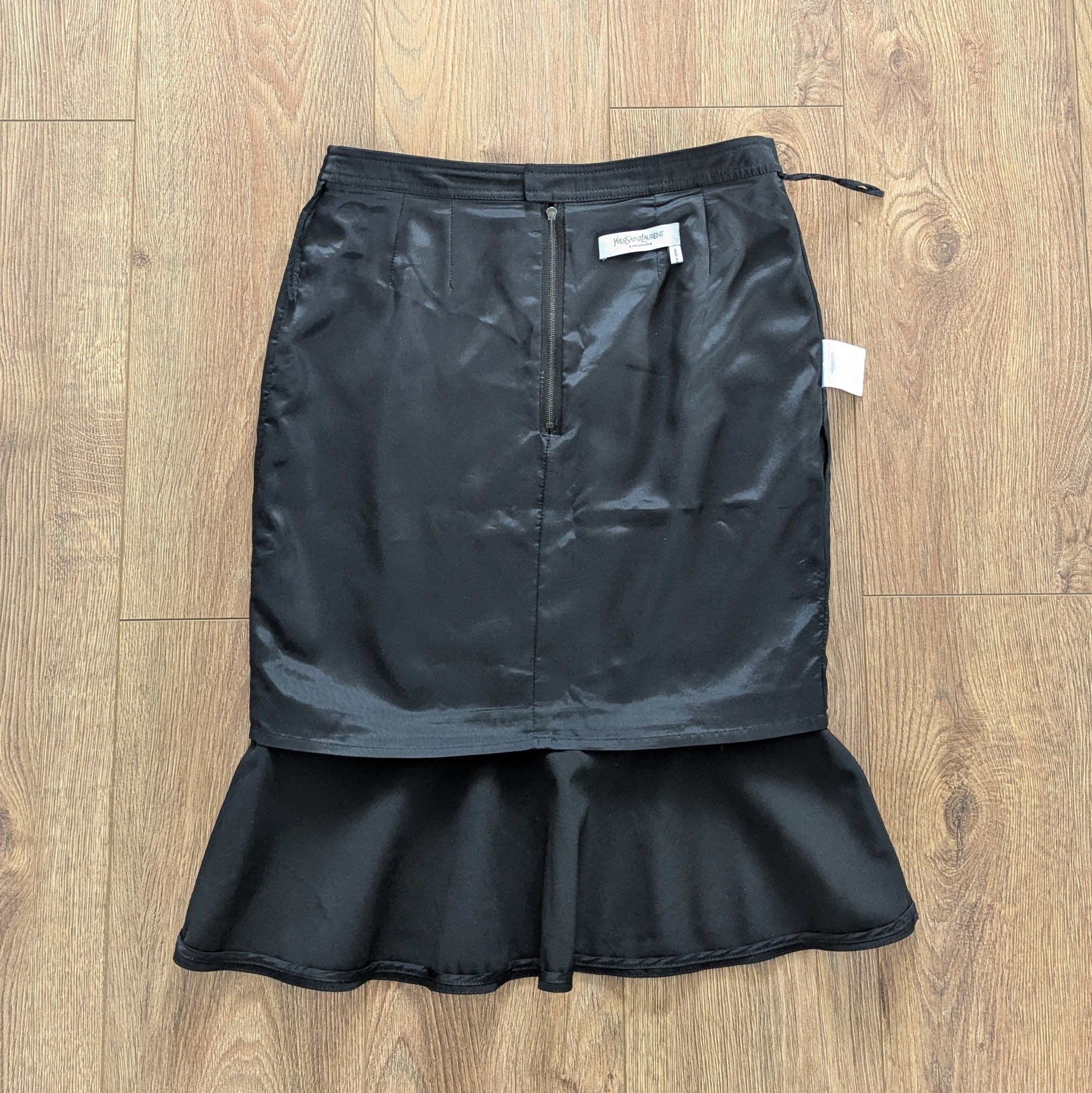 Yves Saint Laurent Yves Saint Laurent Rive Gauche Lana Wool Skirt MadeInFrance Size 28" / US 6 / IT 42 - 9 Thumbnail