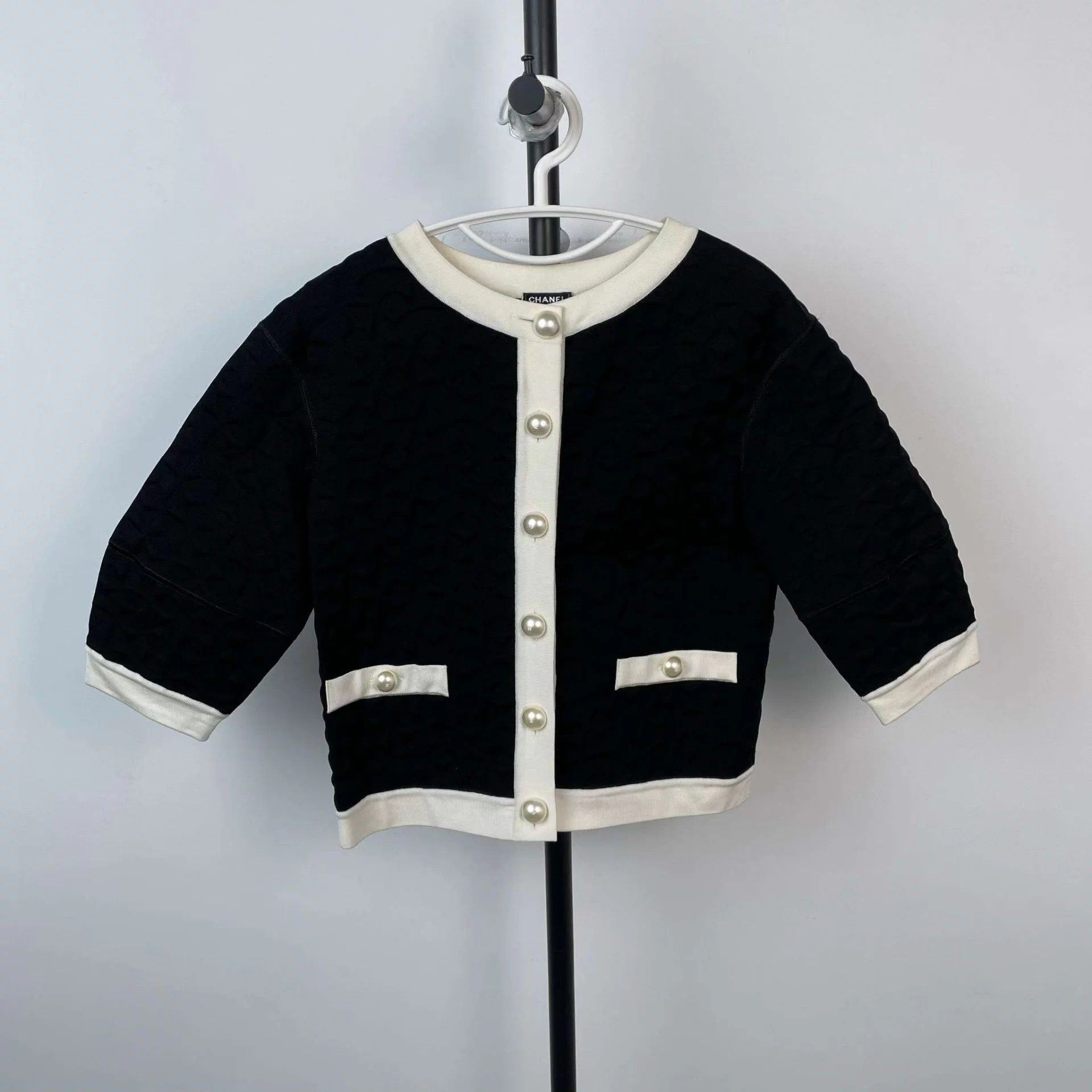 Chanel Chanel Rayon Colorblocked Jacket 36 Black/White Size XS / US 0-2 / IT 36-38 - 1 Thumbnail