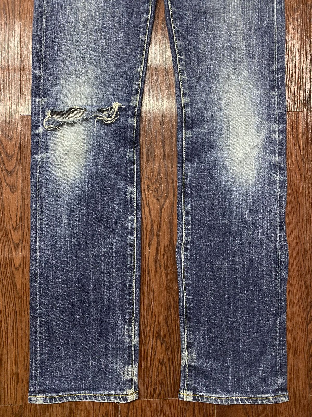 Japanese Brand Vintage Uniqlo Brands Selvedge Blue Wash Distressed Jeans Size US 29 - 6 Thumbnail