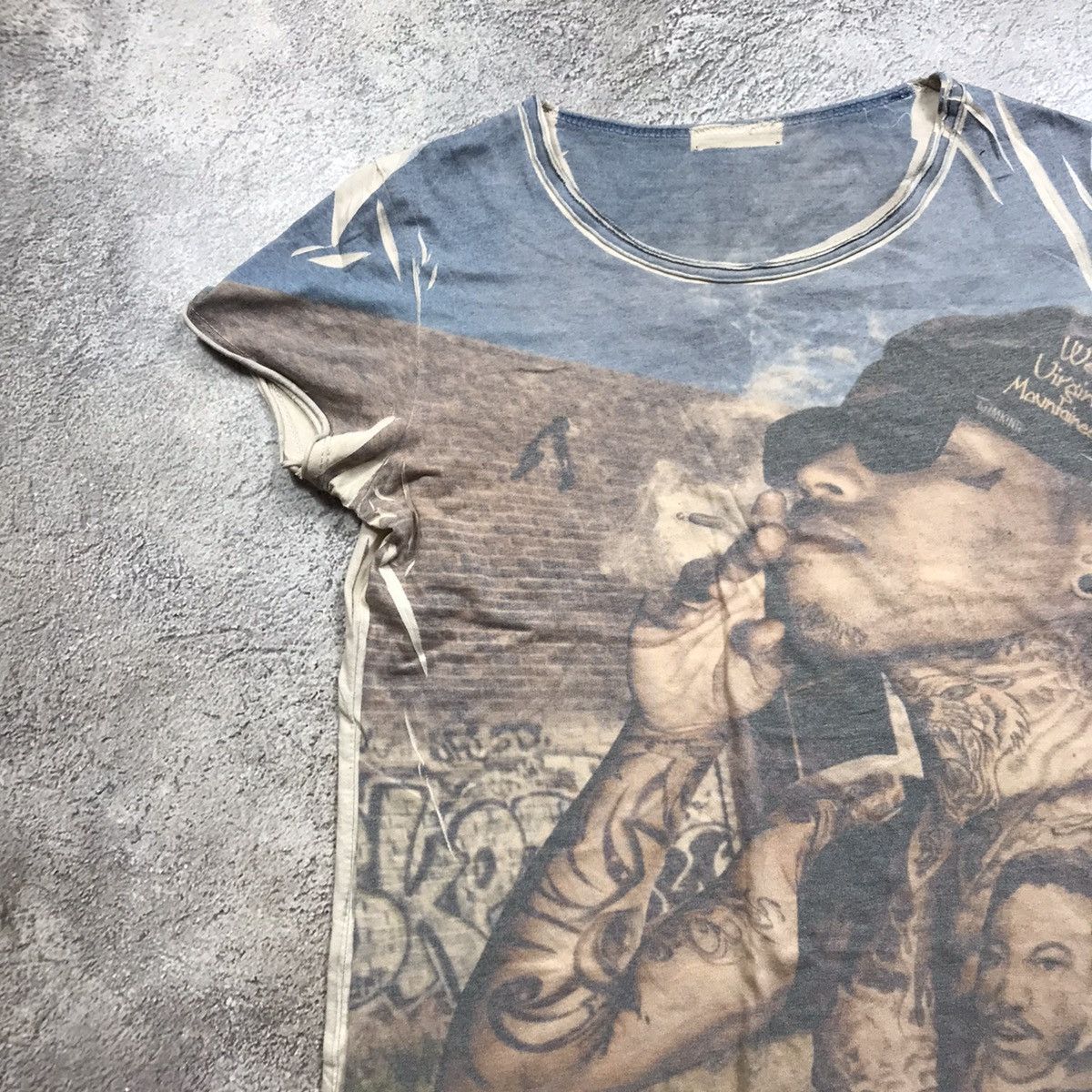 Vintage Vintage 90s Sun Faded Graphic Tee Thrashed Swag Grunge S Size US S / EU 44-46 / 1 - 2 Thumbnail