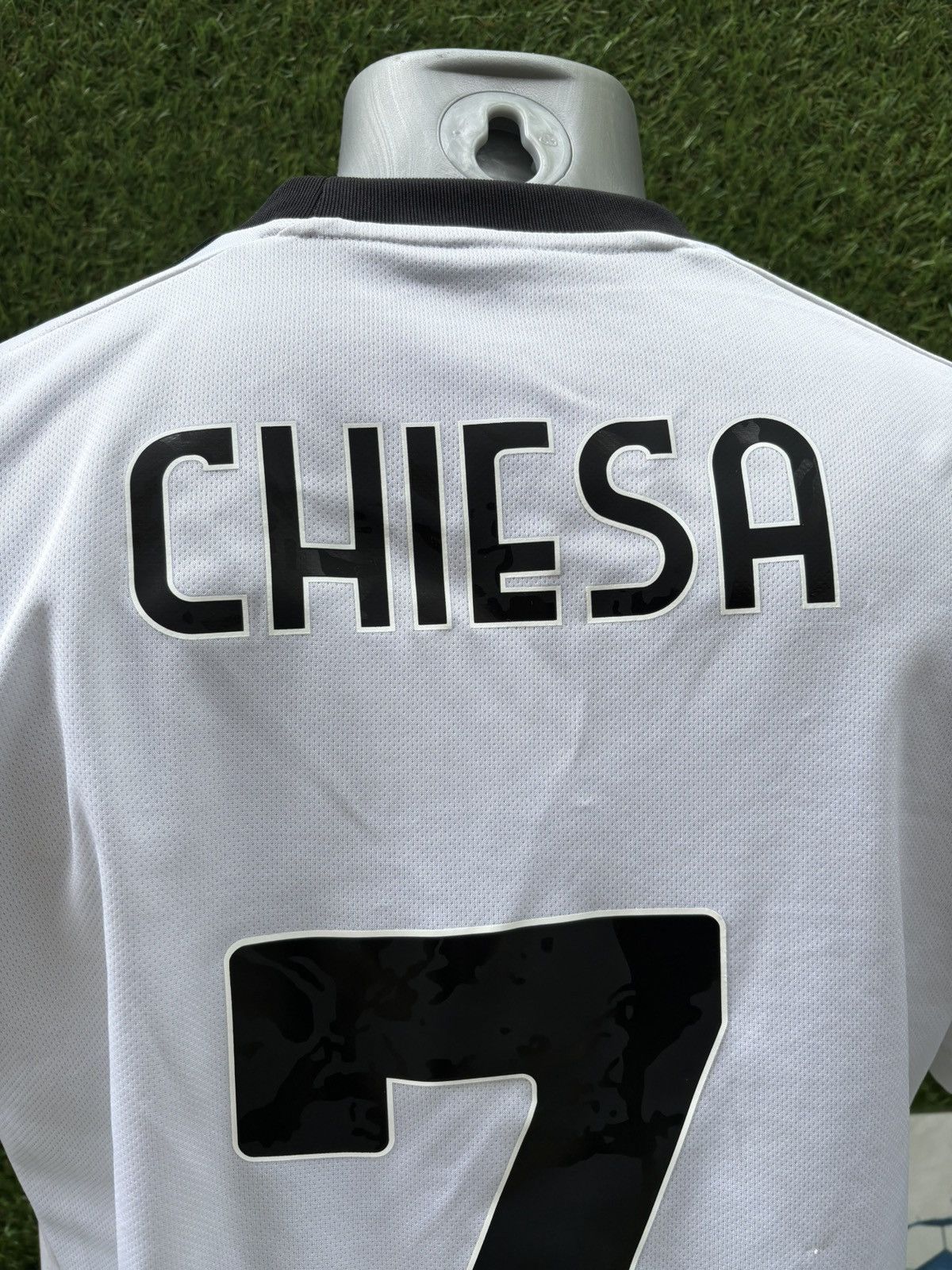 Adidas Juventus turin chiesa jersey Size US S / EU 44-46 / 1 - 5 Thumbnail