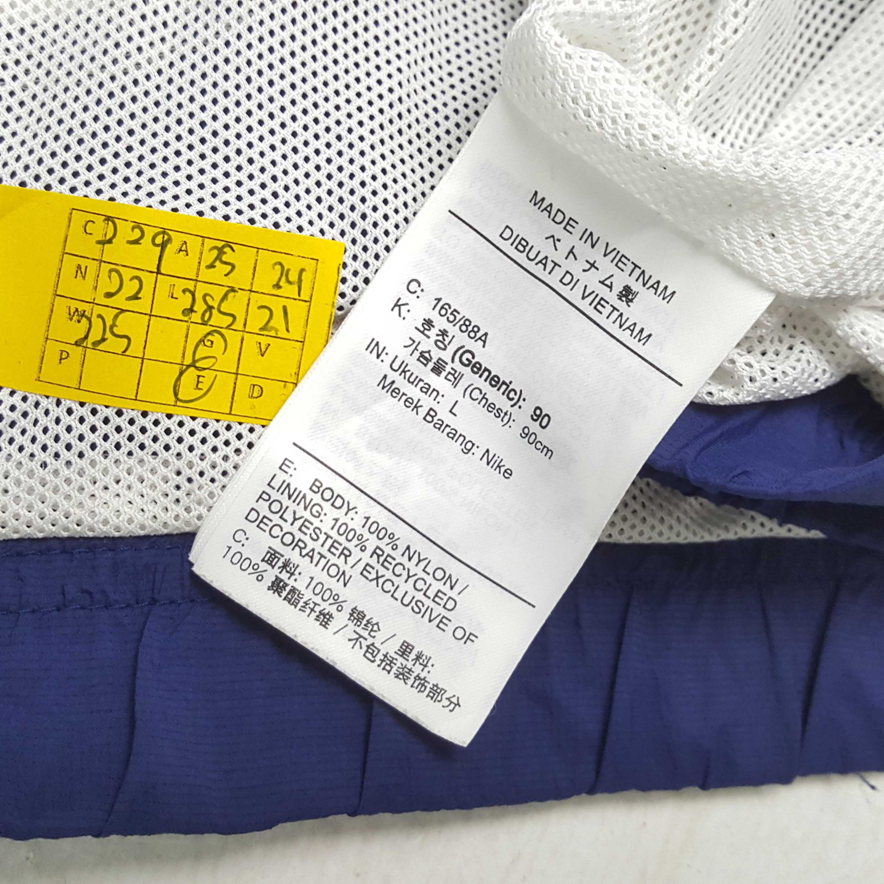 Nike × Vintage Vintage NIKE Sportswear Big Swoosh Logo Design Jacket Size US XL / EU 56 / 4 - 7 Thumbnail