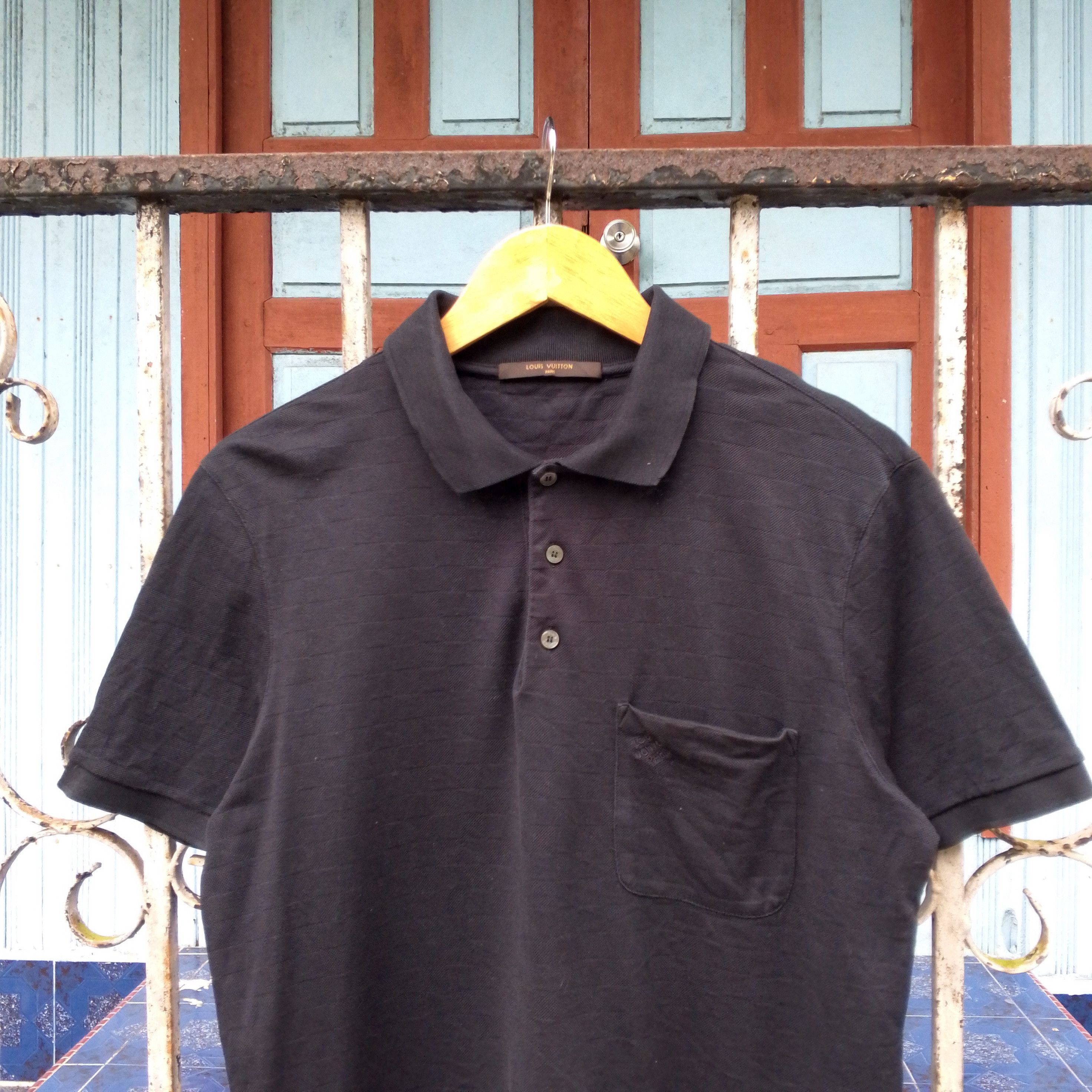 Louis Vuitton Louis Vuitton Monogram Black on Black Logo Polo Size US M / EU 48-50 / 2 - 3 Thumbnail