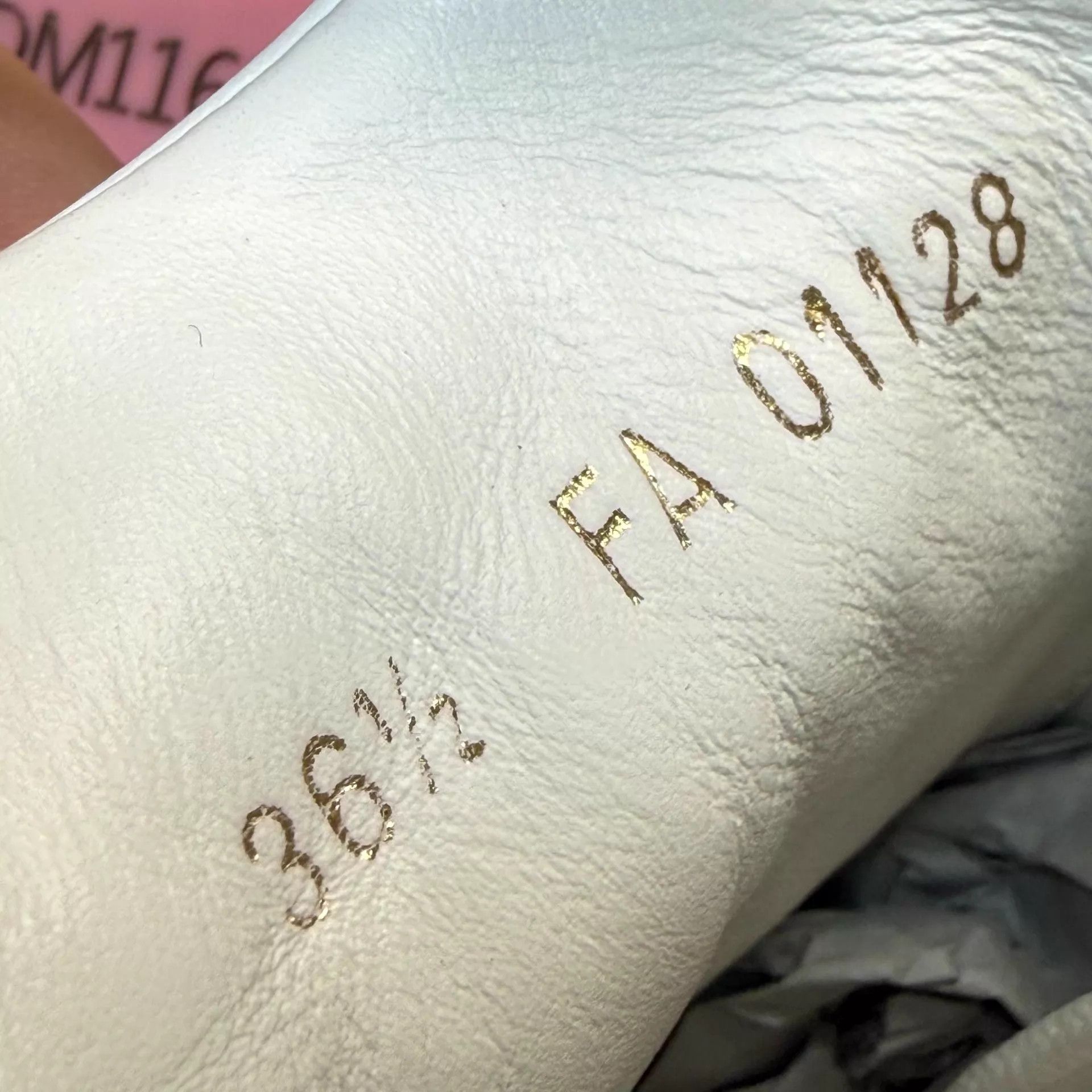 Louis Vuitton LV Time Out White Green Monogram Sneaker 36.5 98 Size US 6 / IT 36 - 8 Thumbnail